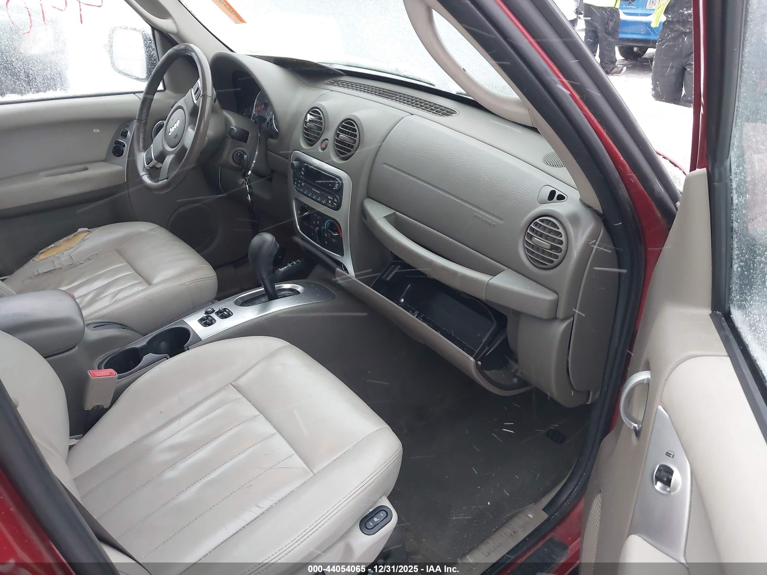 JEEP LIBERTY image 5