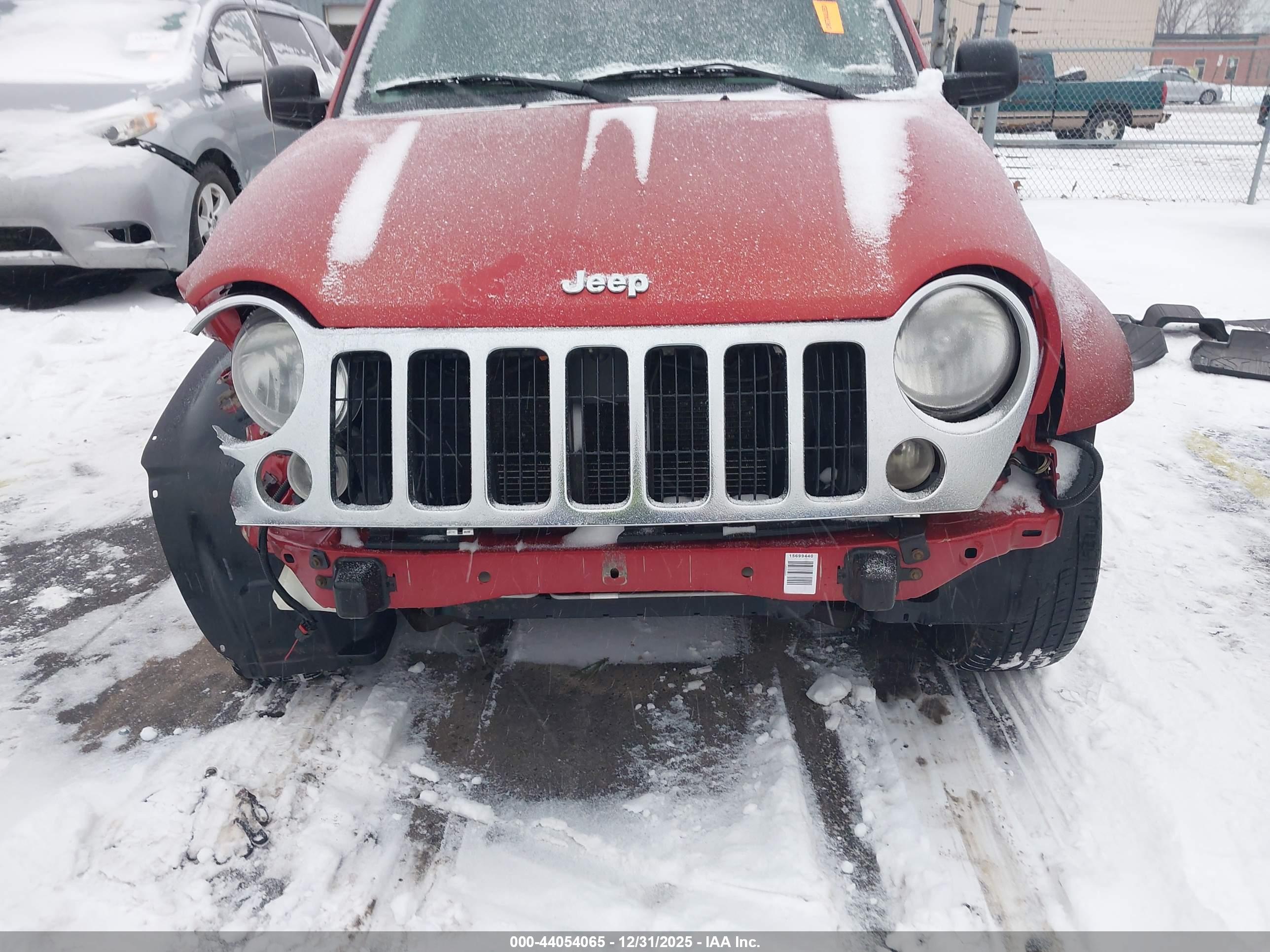JEEP LIBERTY image 6
