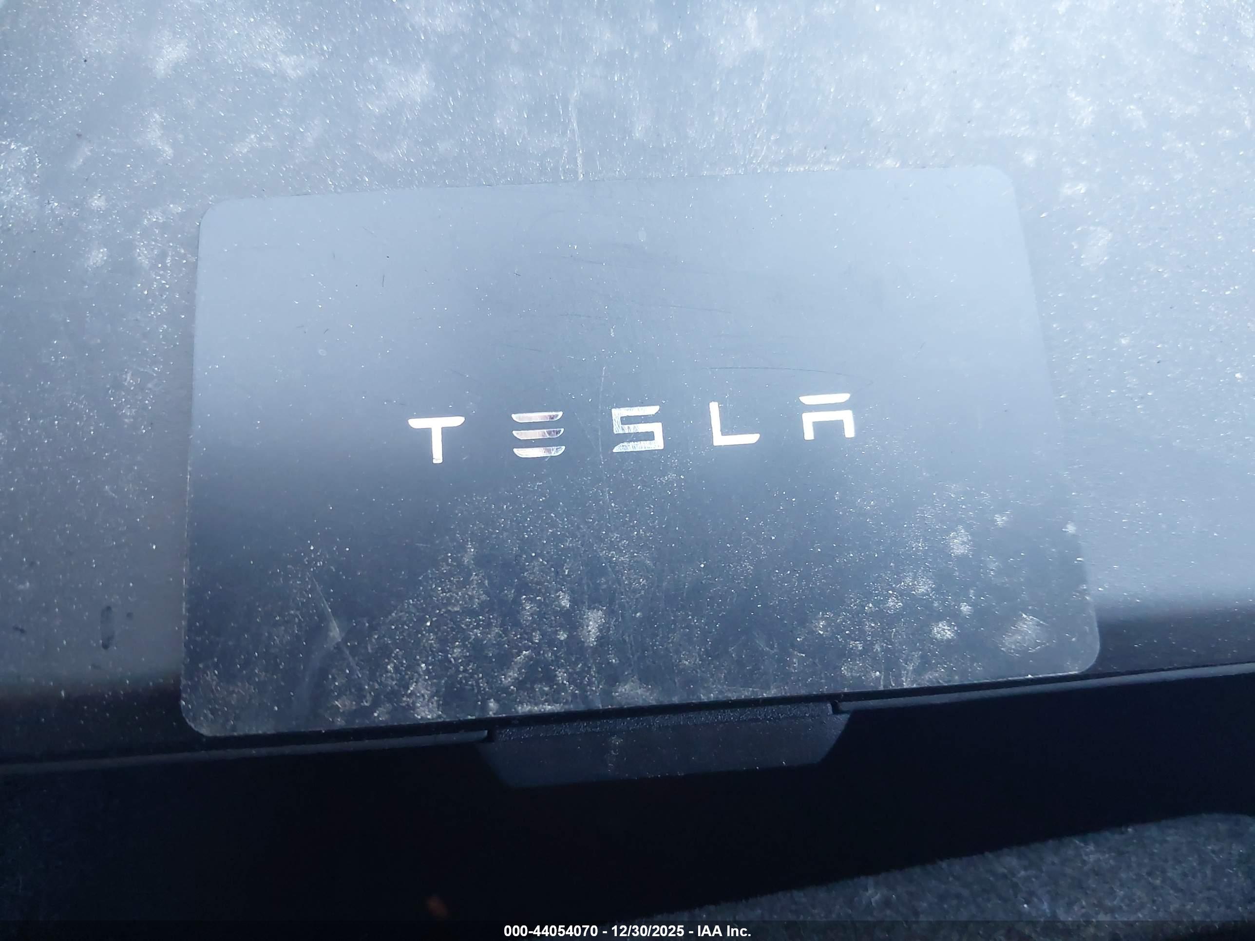 TESLA MODEL image 11