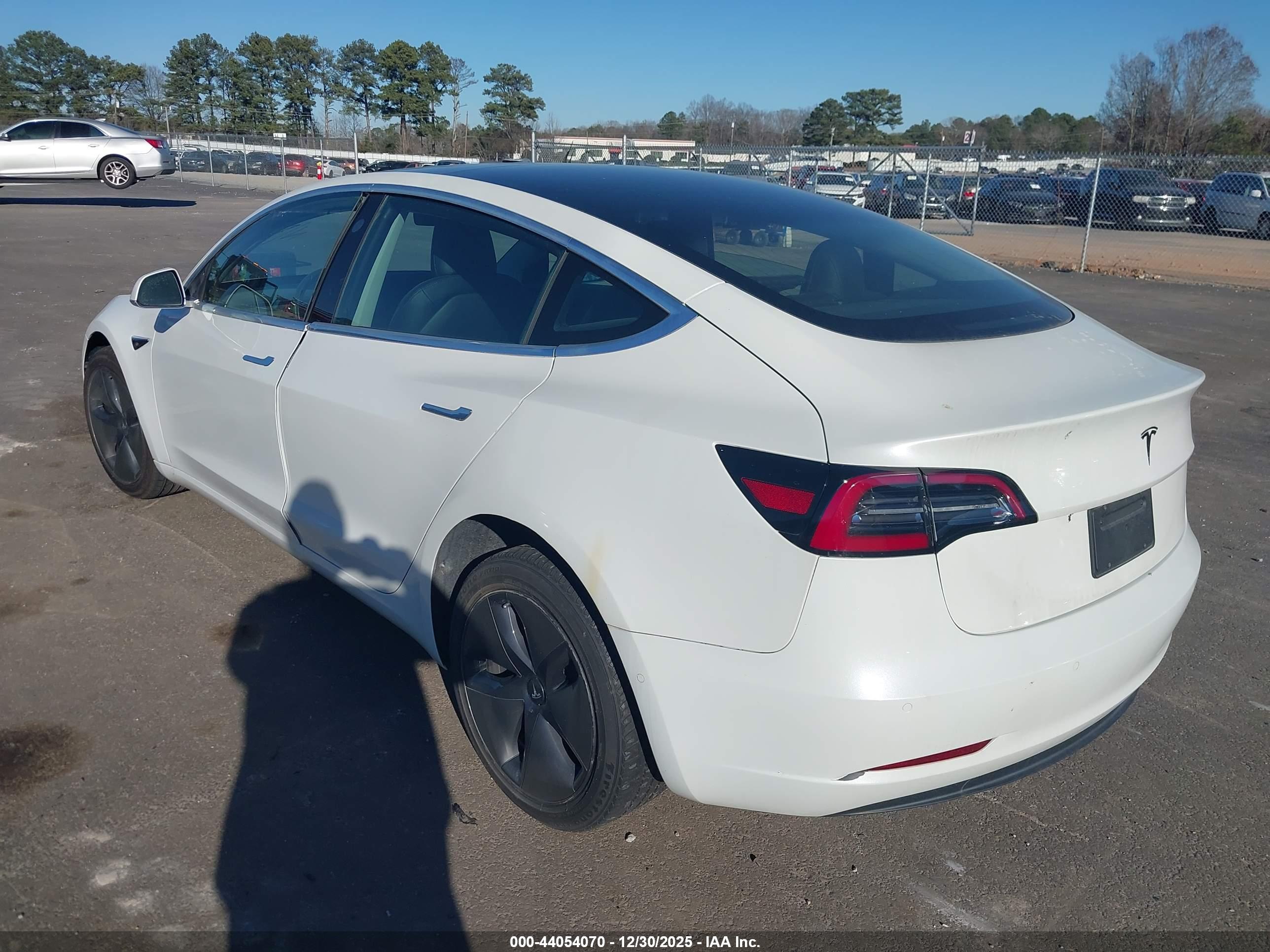 TESLA MODEL image 3