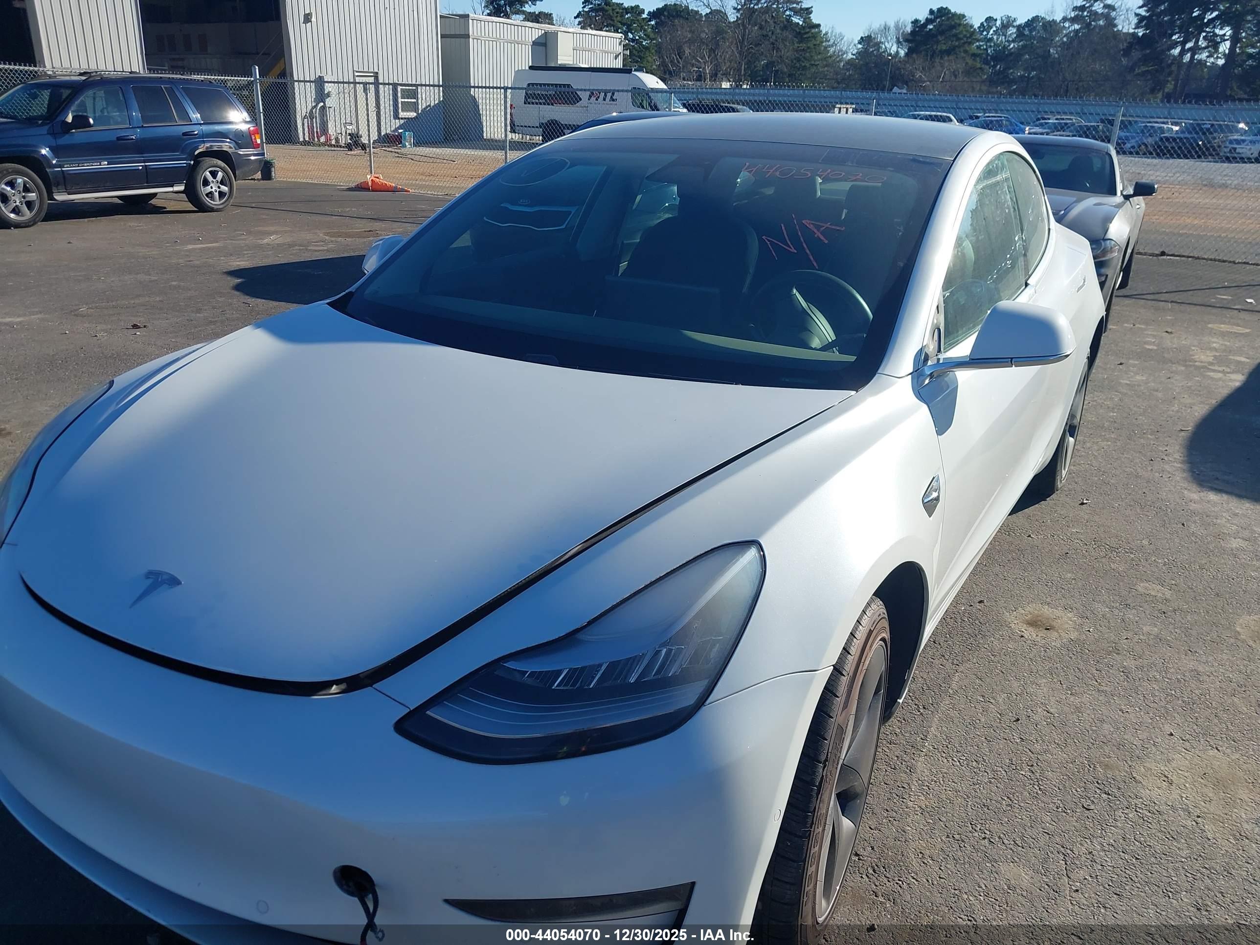 TESLA MODEL image 6