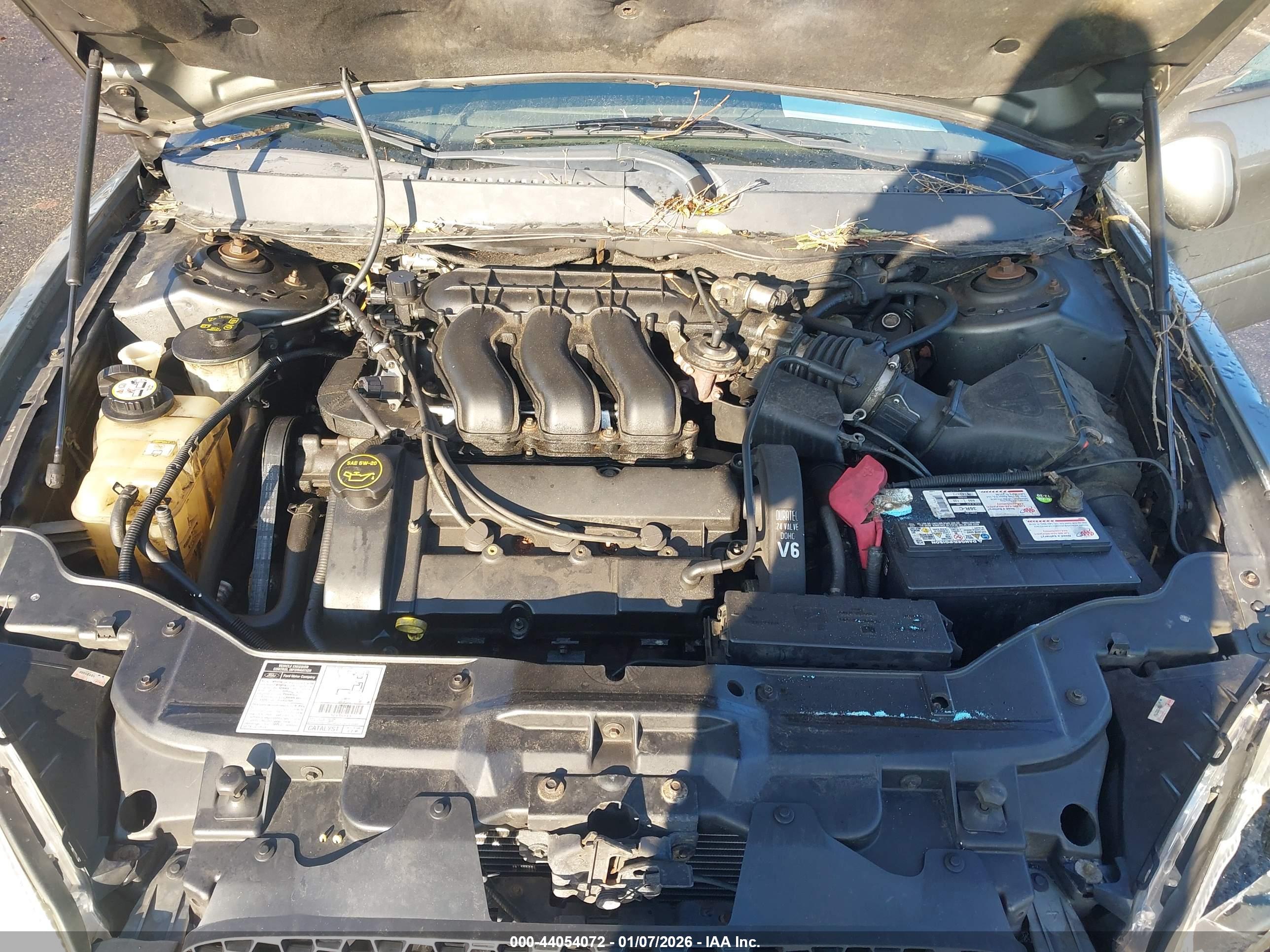 FORD TAURUS image 10