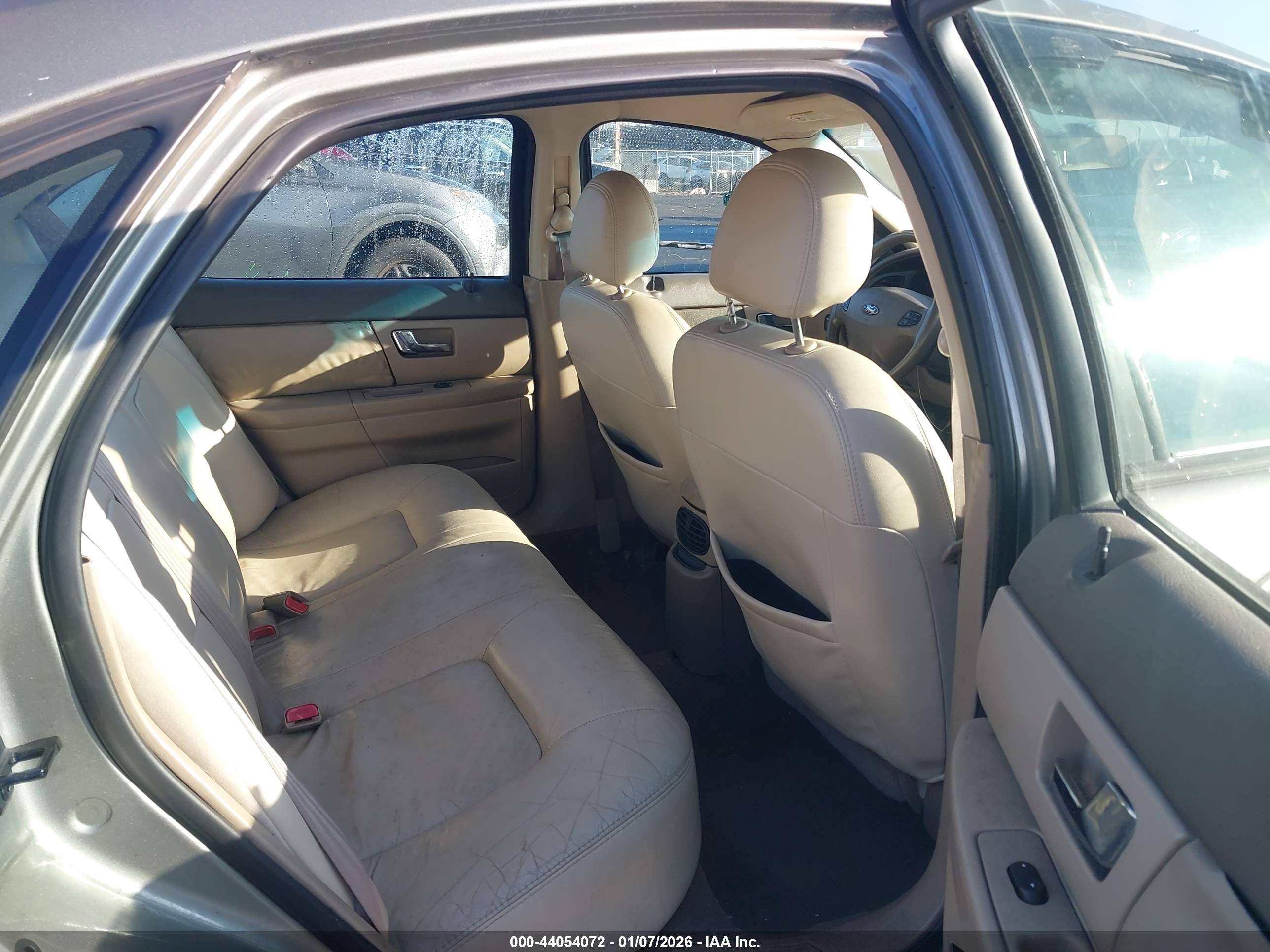 FORD TAURUS image 8