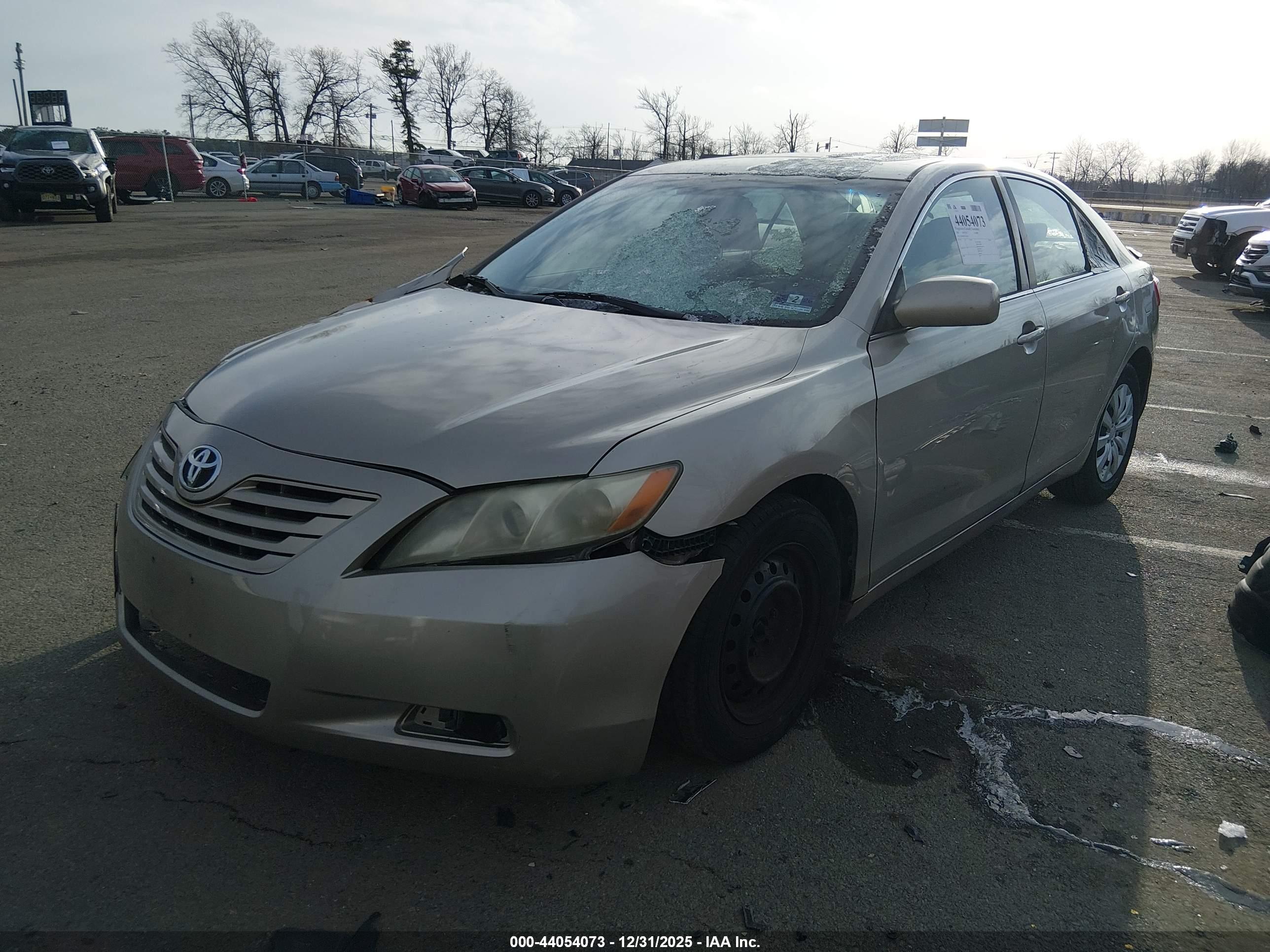 TOYOTA CAMRY image 2