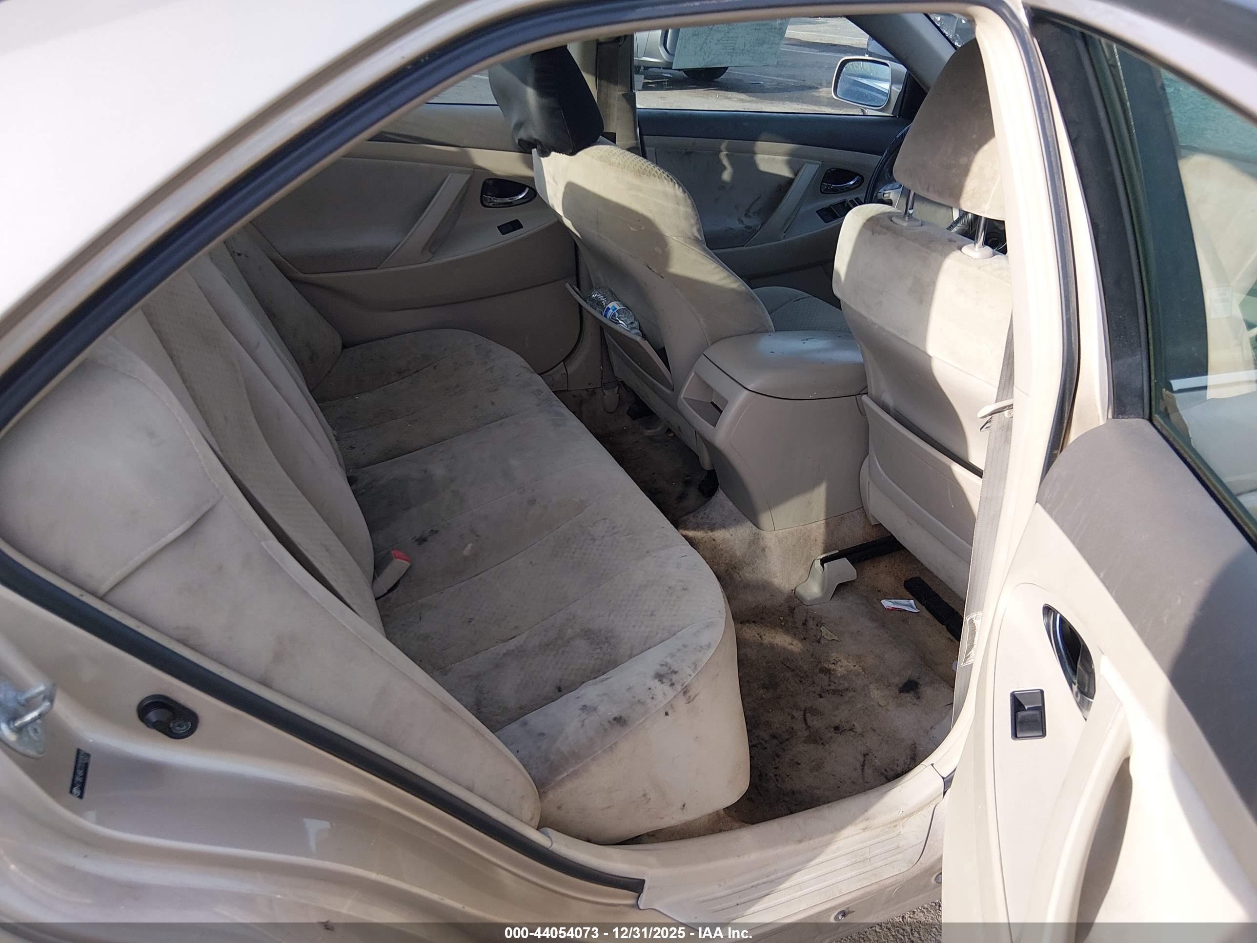 TOYOTA CAMRY image 8