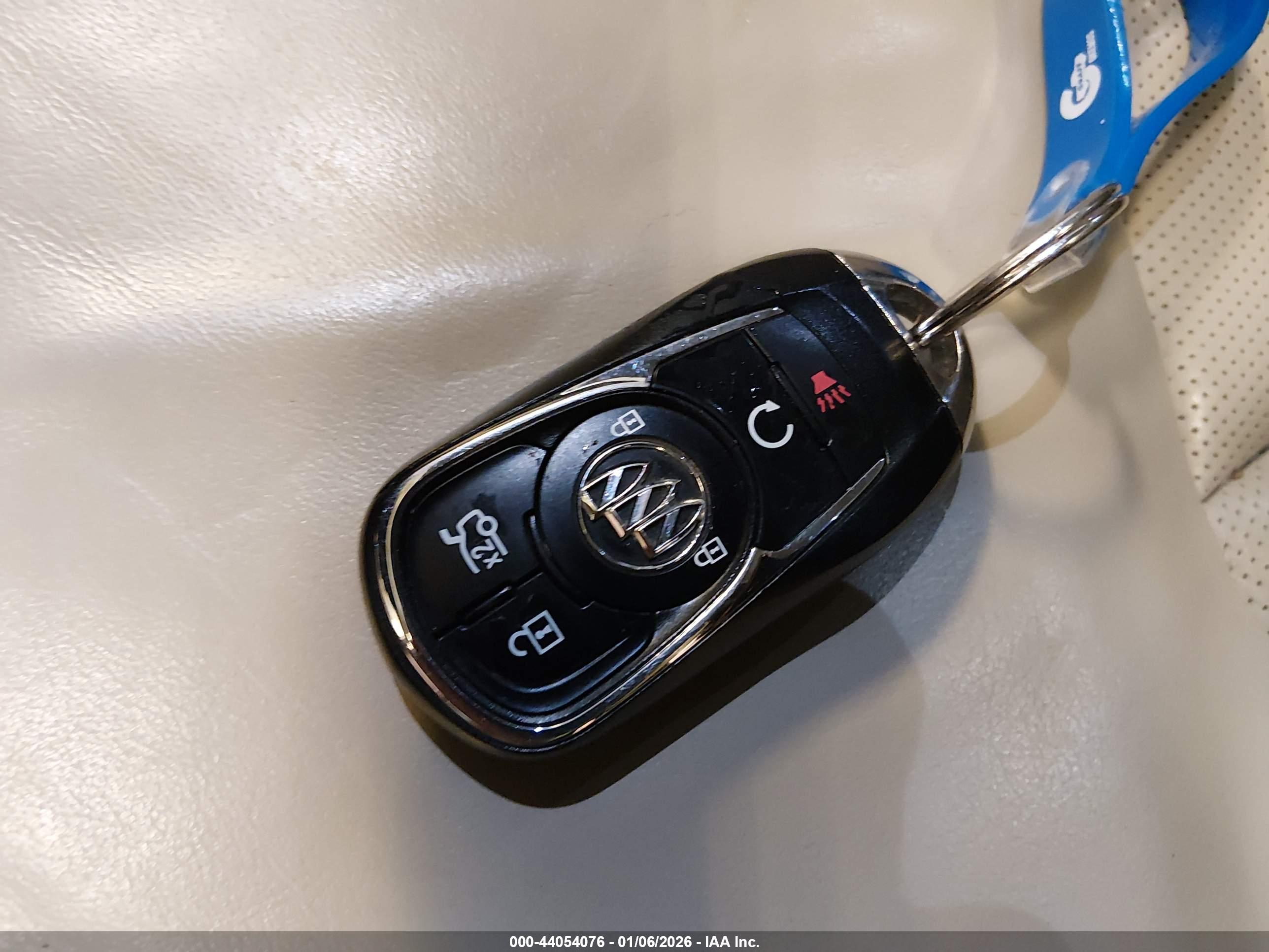 BUICK LACROSSE image 11
