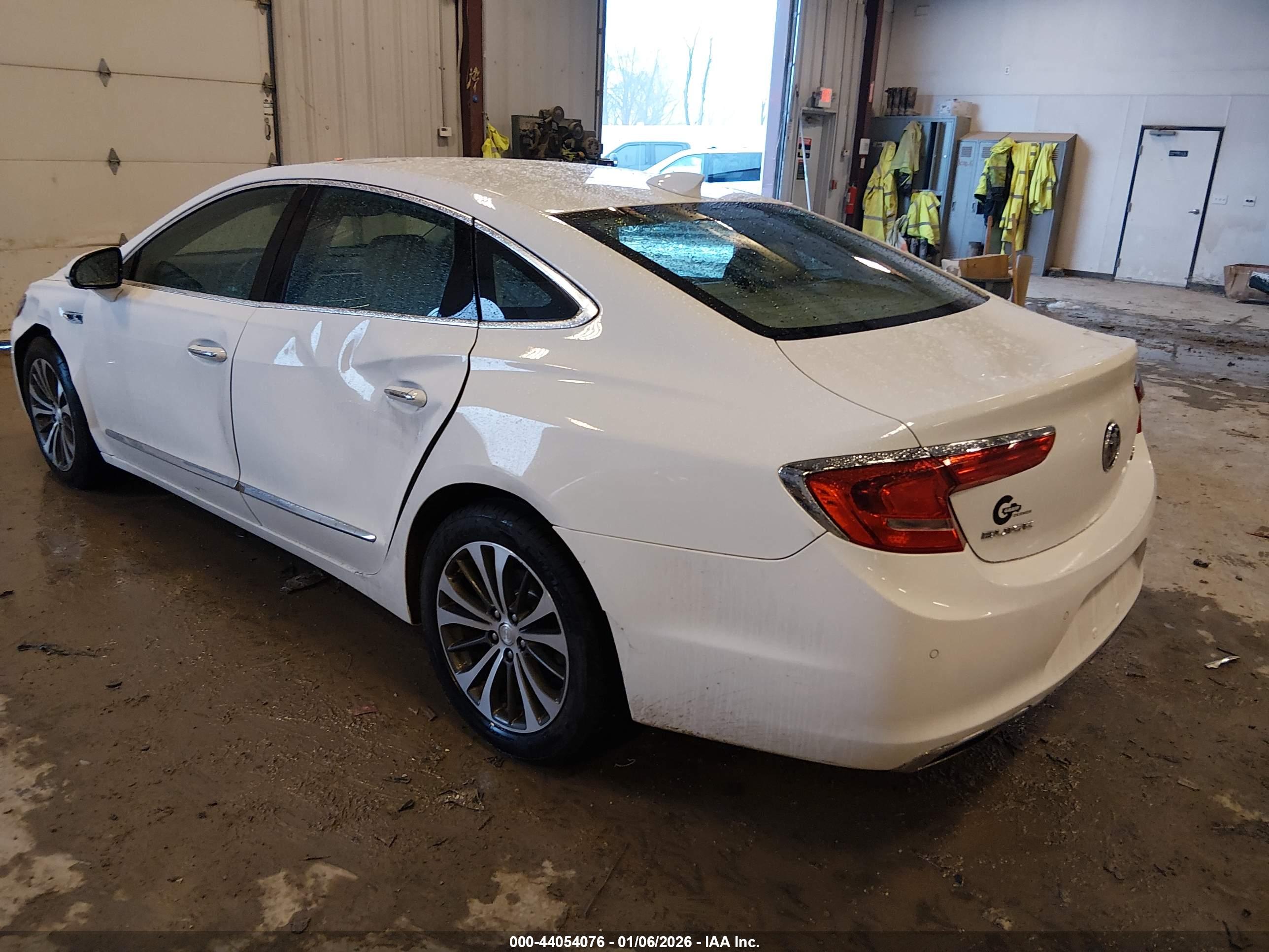 BUICK LACROSSE image 3