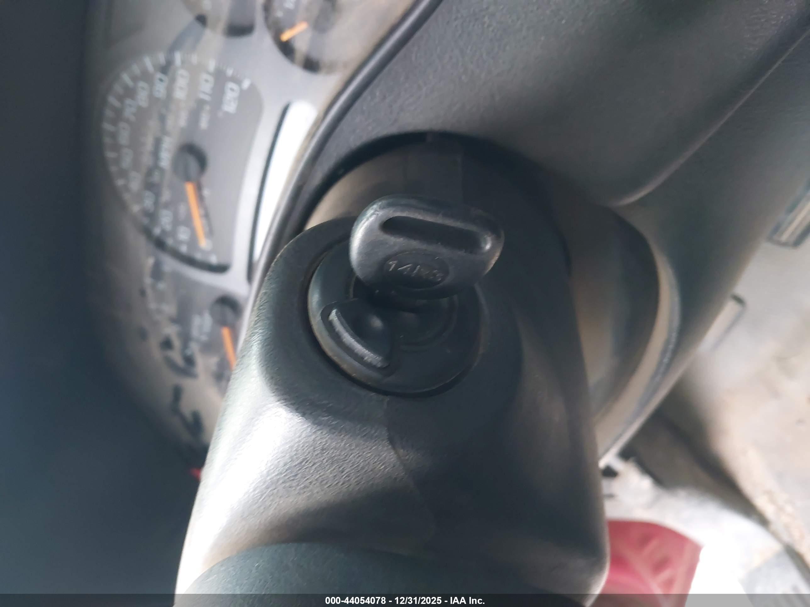 CHEVROLET SILVERADO image 11