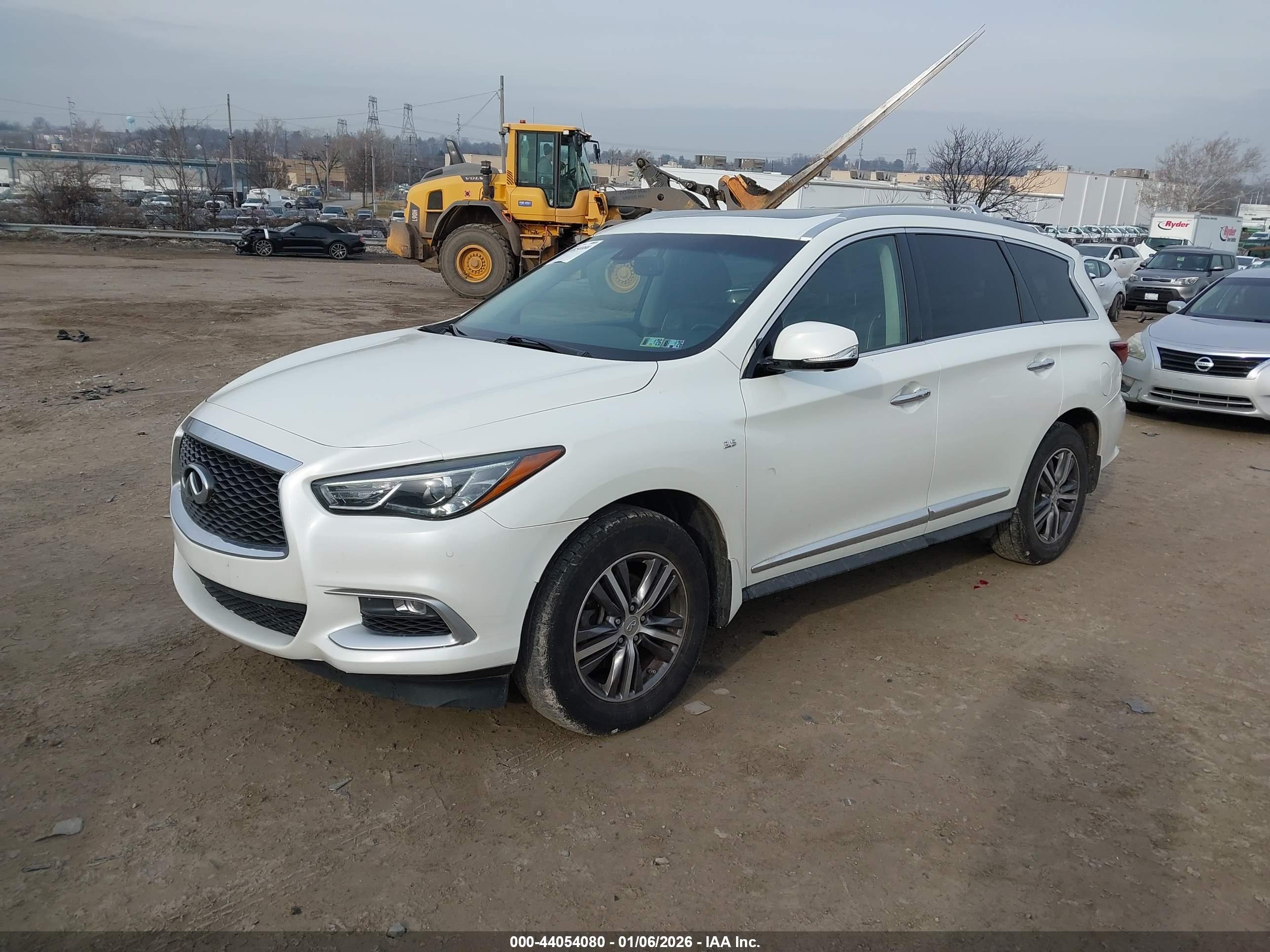 INFINITI QX60 image 2