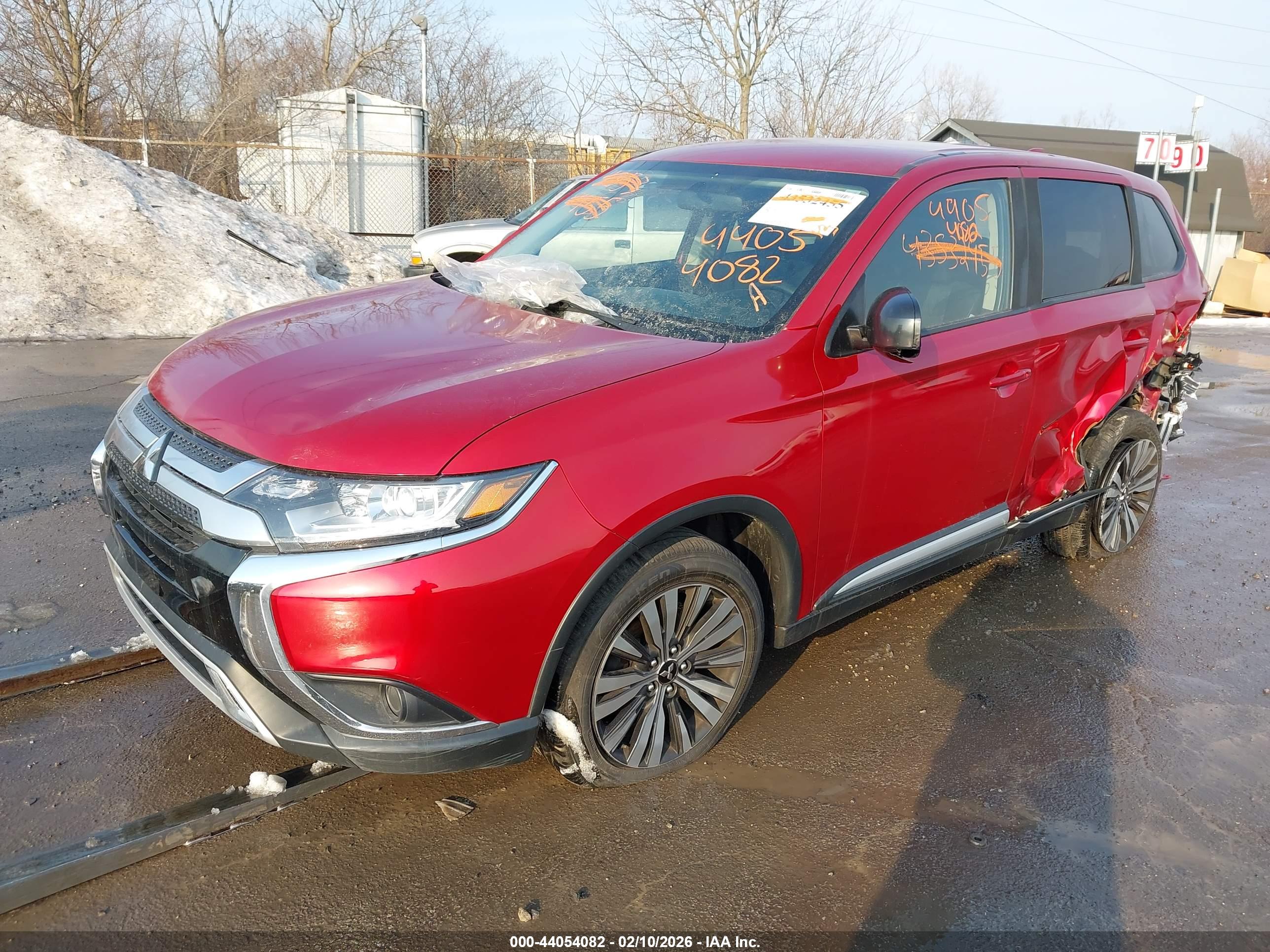 MITSUBISHI OUTLANDER image 2