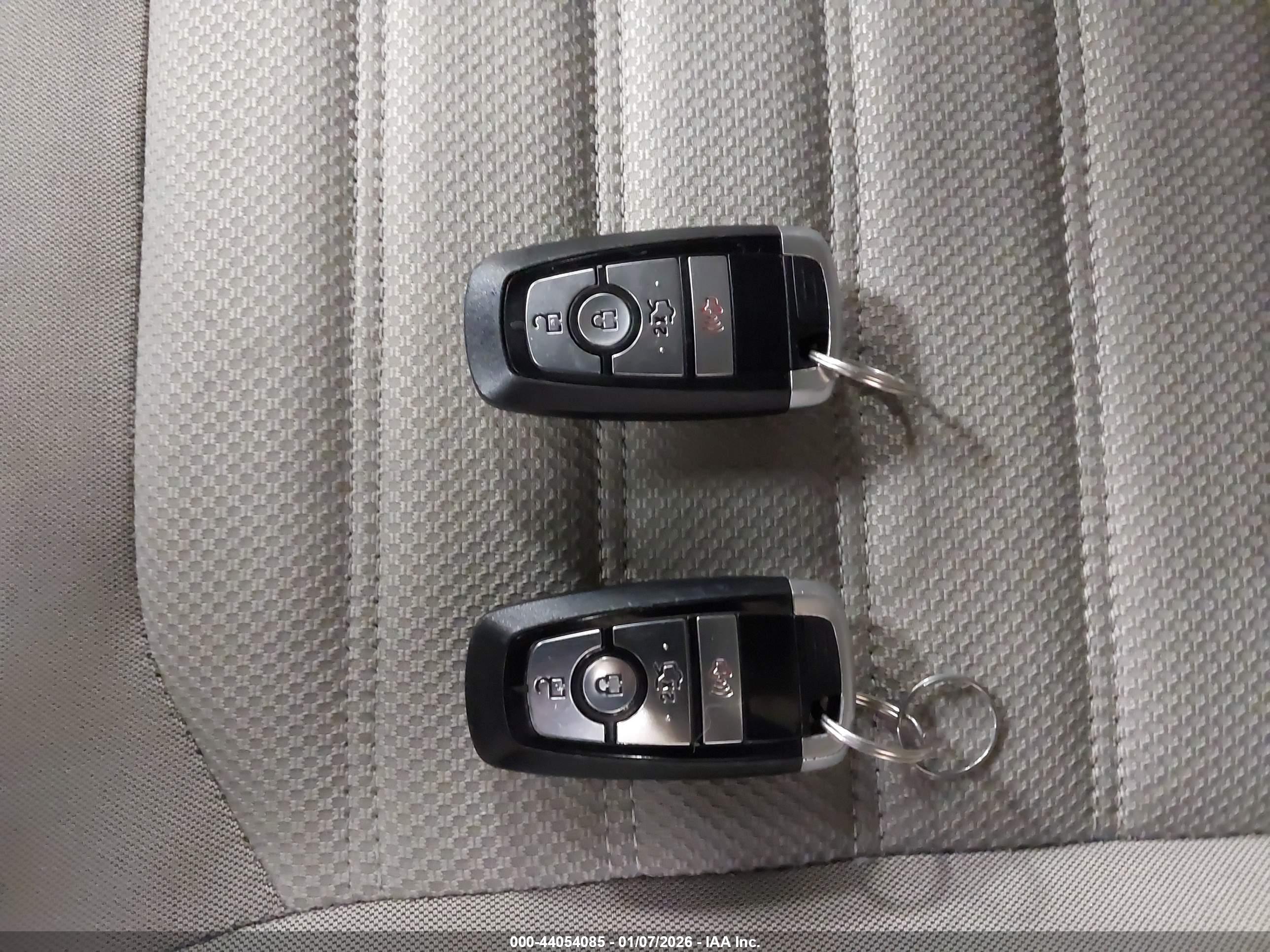 FORD FUSION image 11