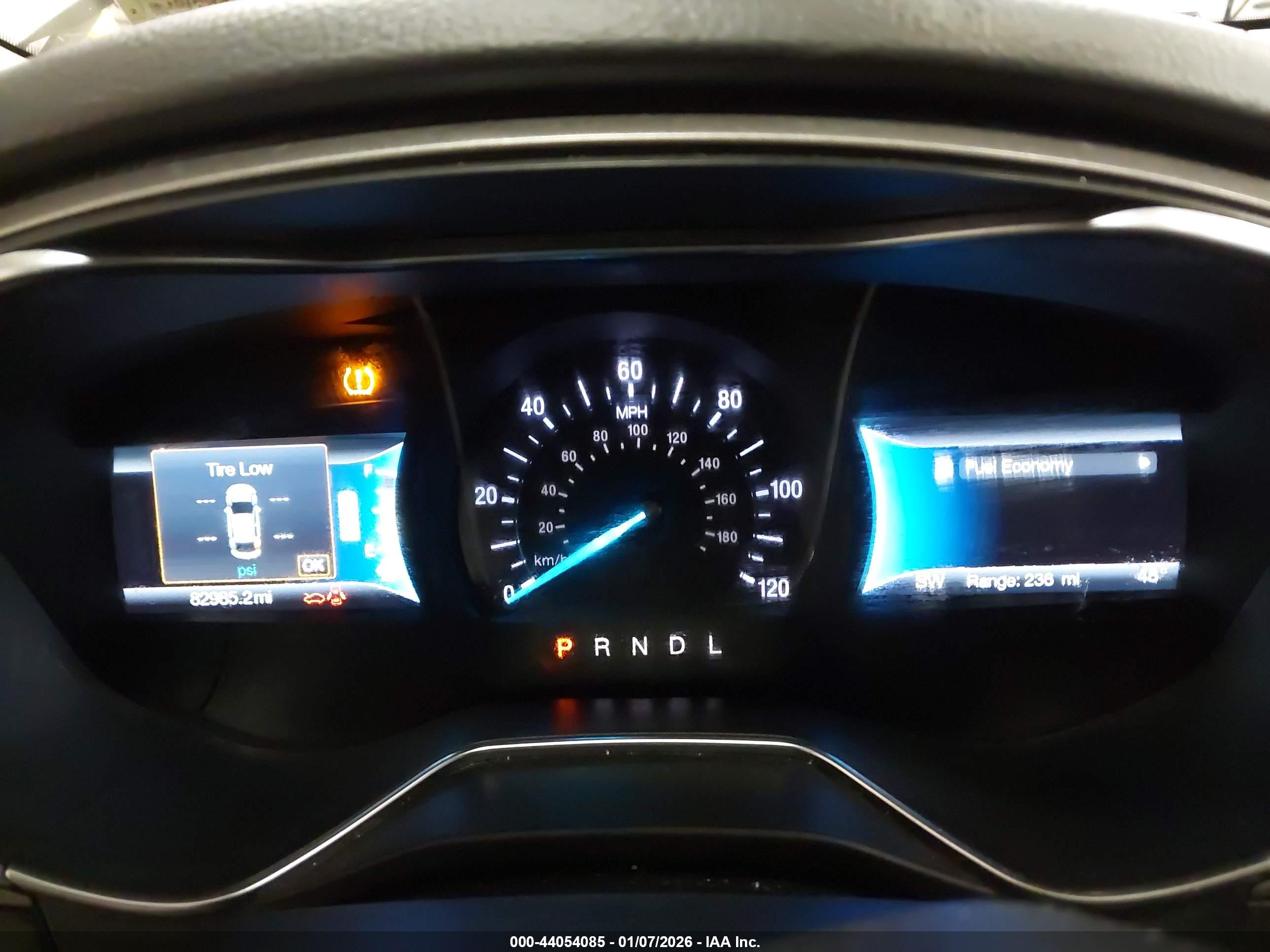 FORD FUSION image 7