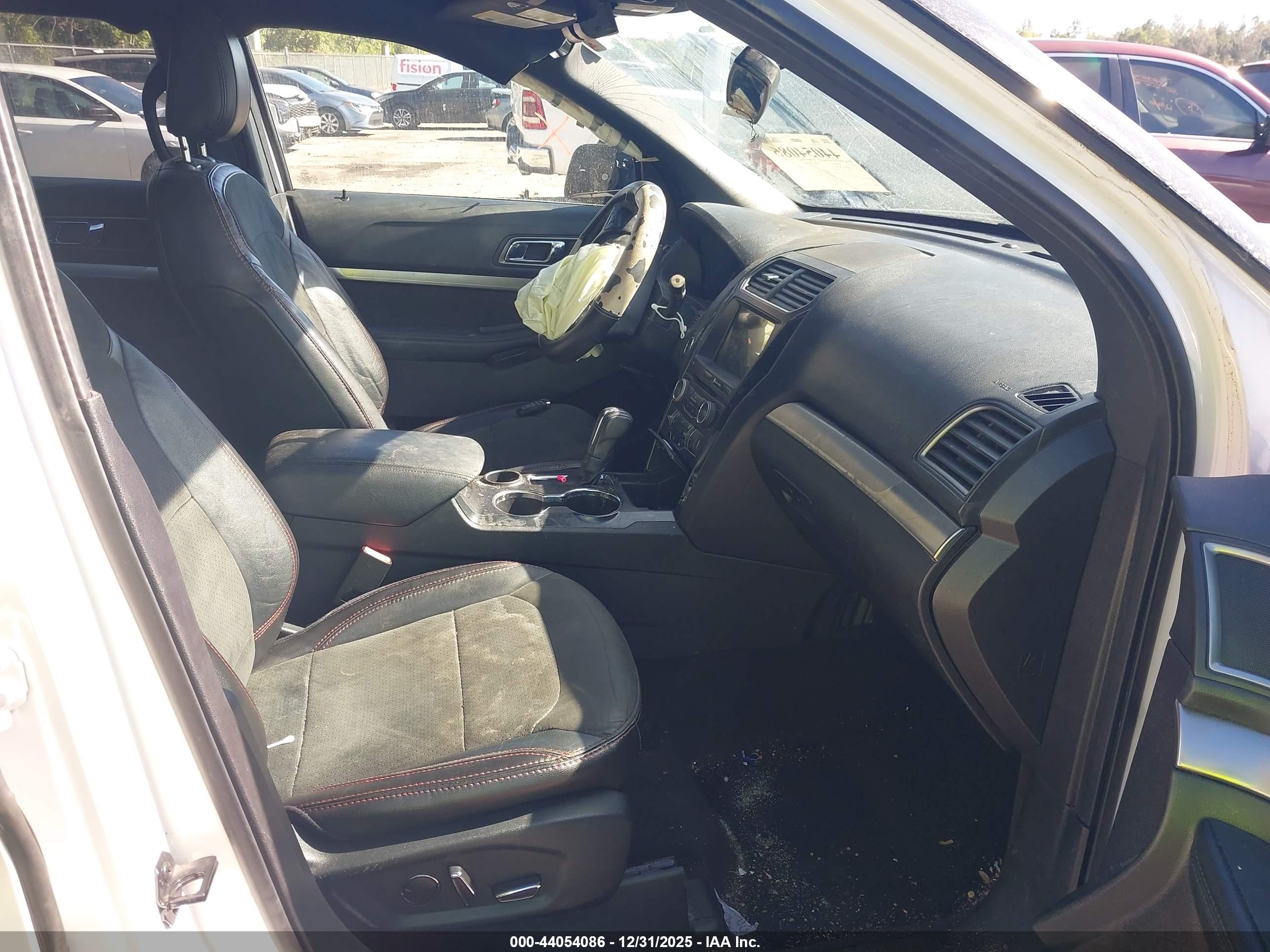 FORD EXPLORER image 5