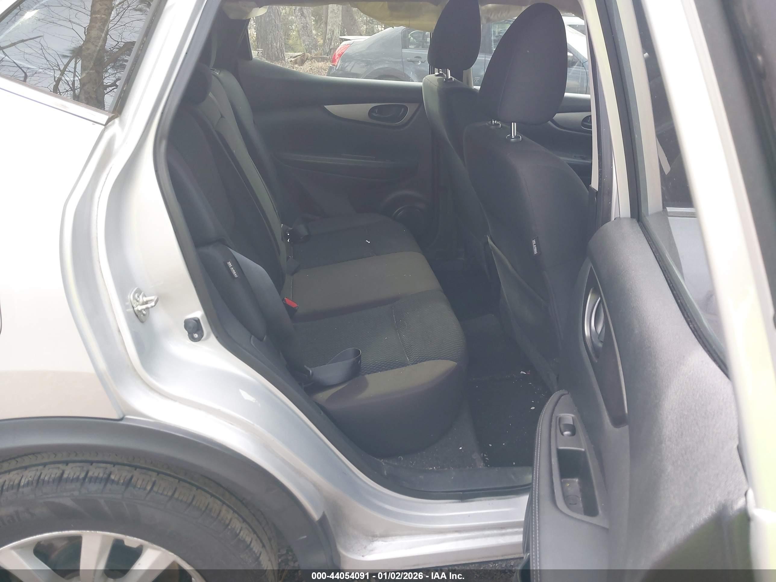NISSAN ROGUE image 8