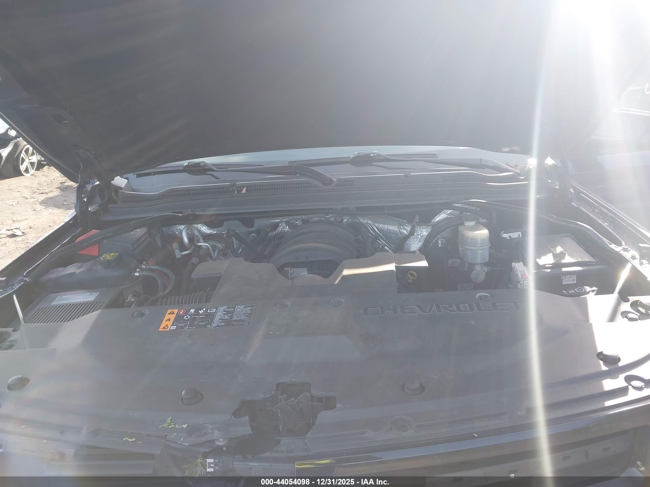 CHEVROLET SUBURBAN image 10