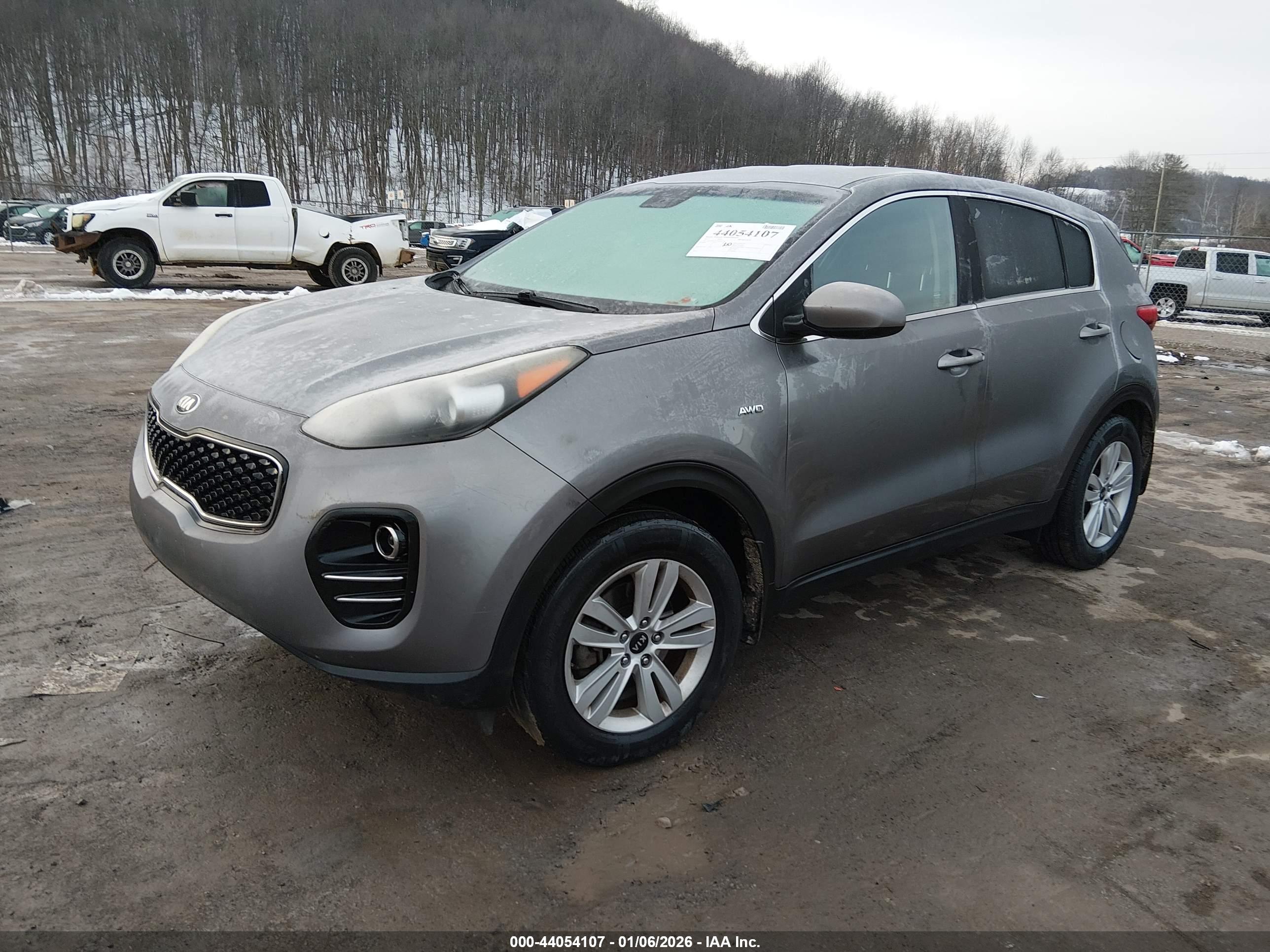 KIA SPORTAGE image 2