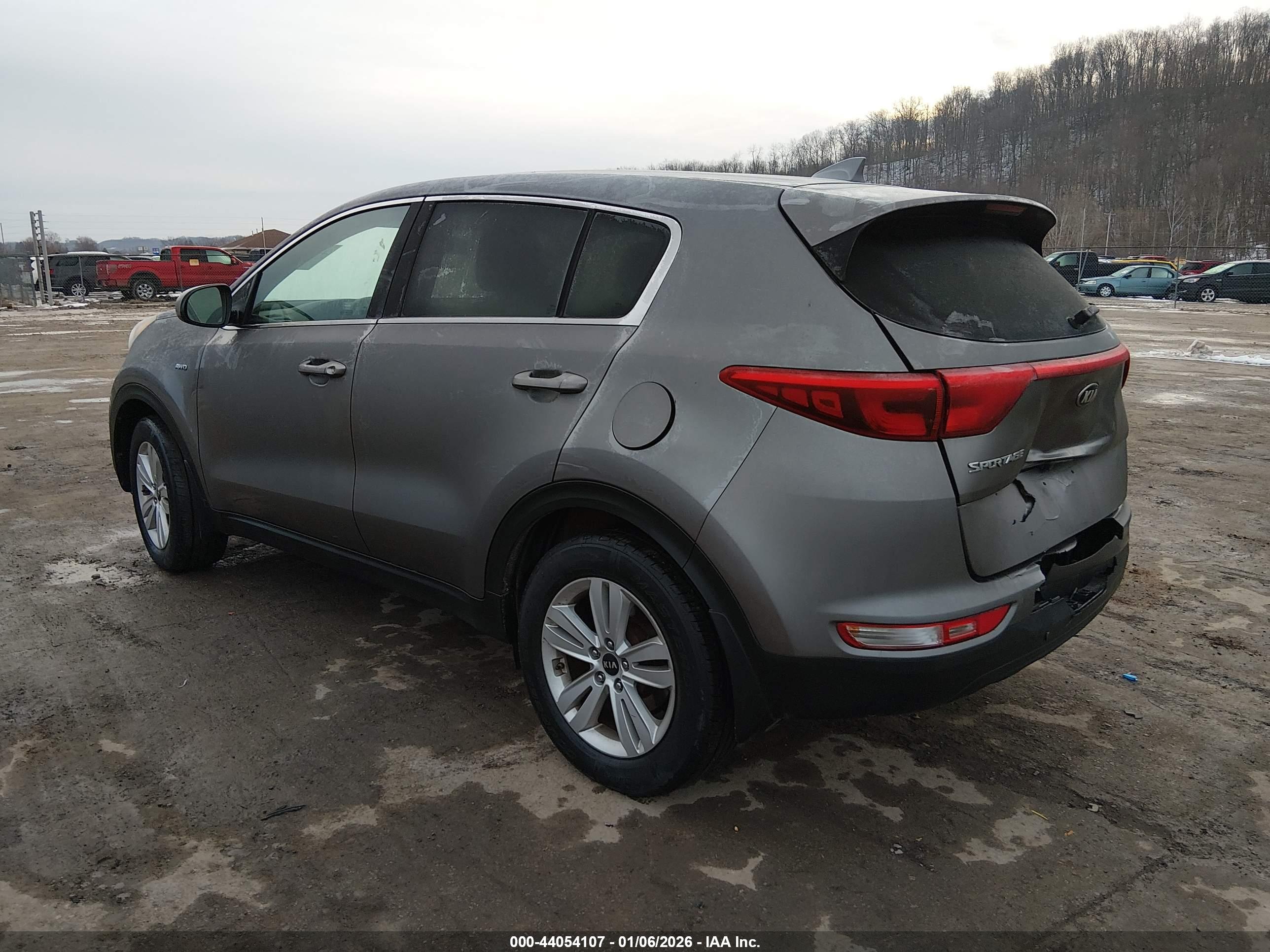 KIA SPORTAGE image 3