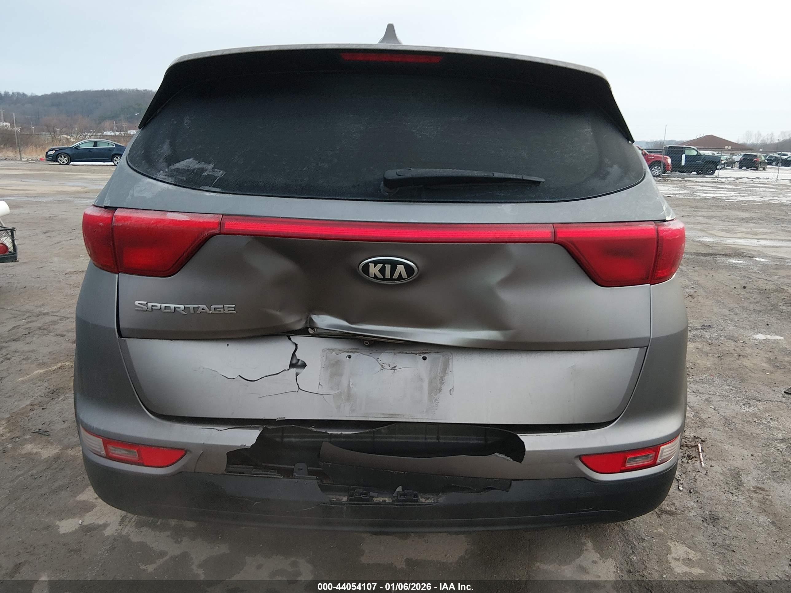 KIA SPORTAGE image 6