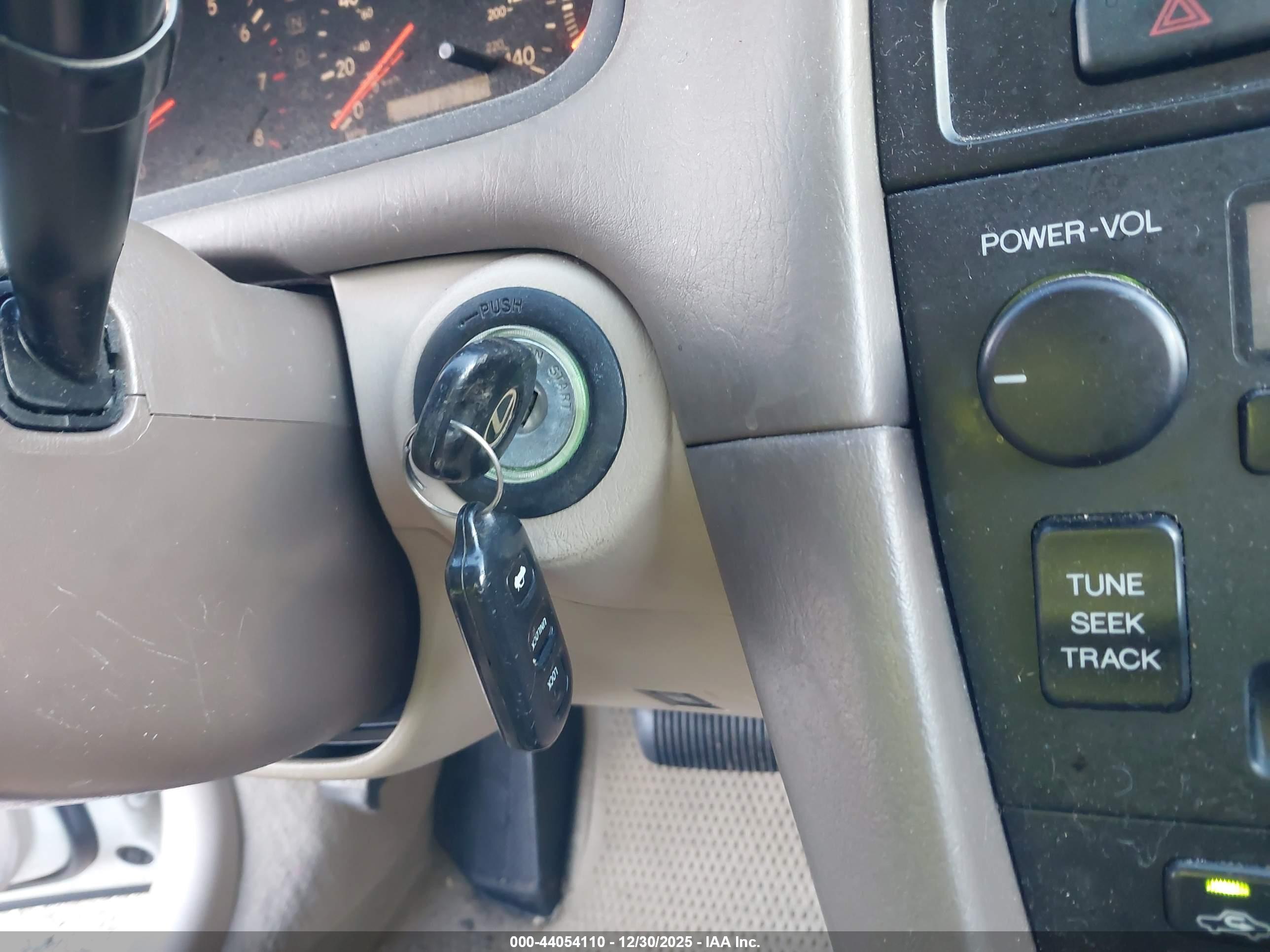 LEXUS ES image 11