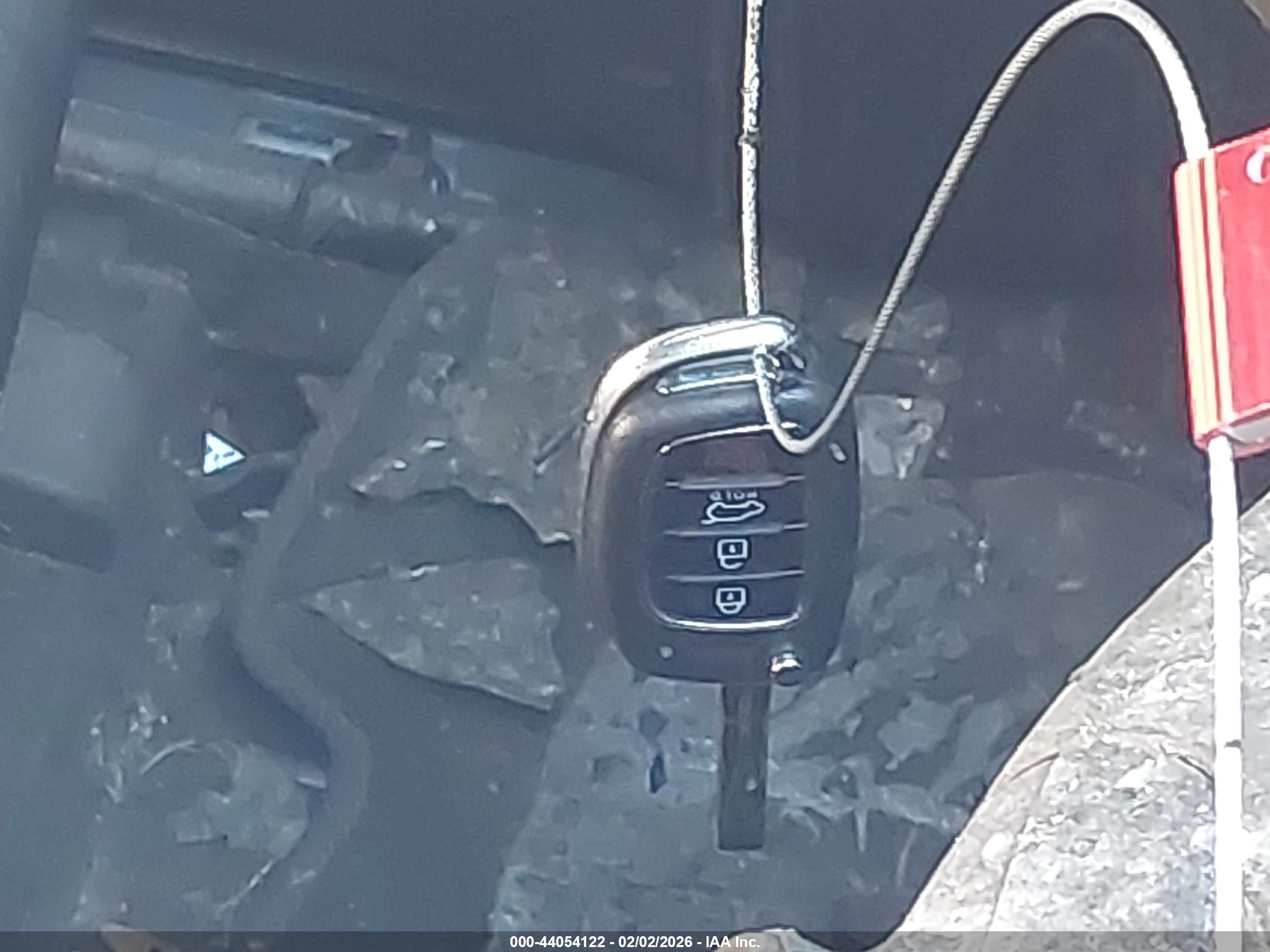HYUNDAI TUCSON image 11
