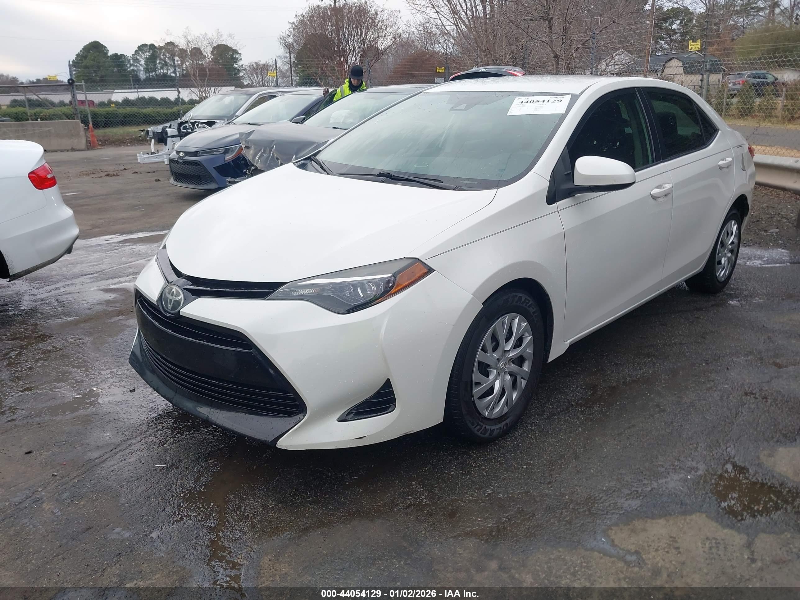 TOYOTA COROLLA image 2