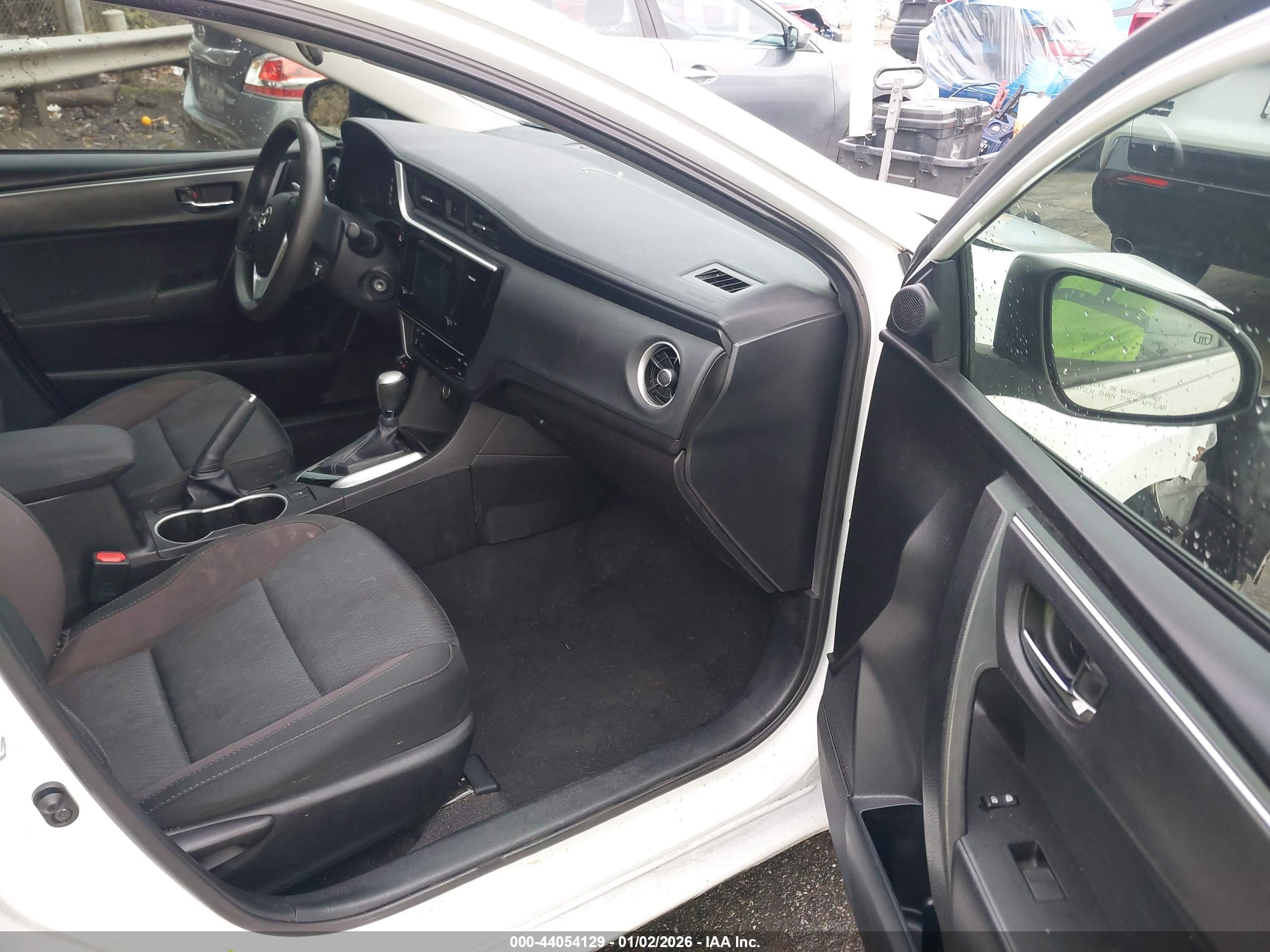 TOYOTA COROLLA image 5