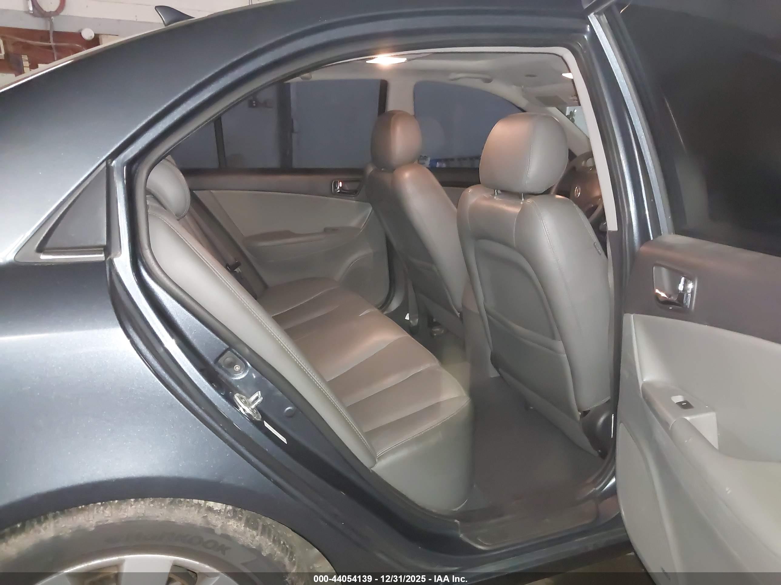 HYUNDAI SONATA image 8
