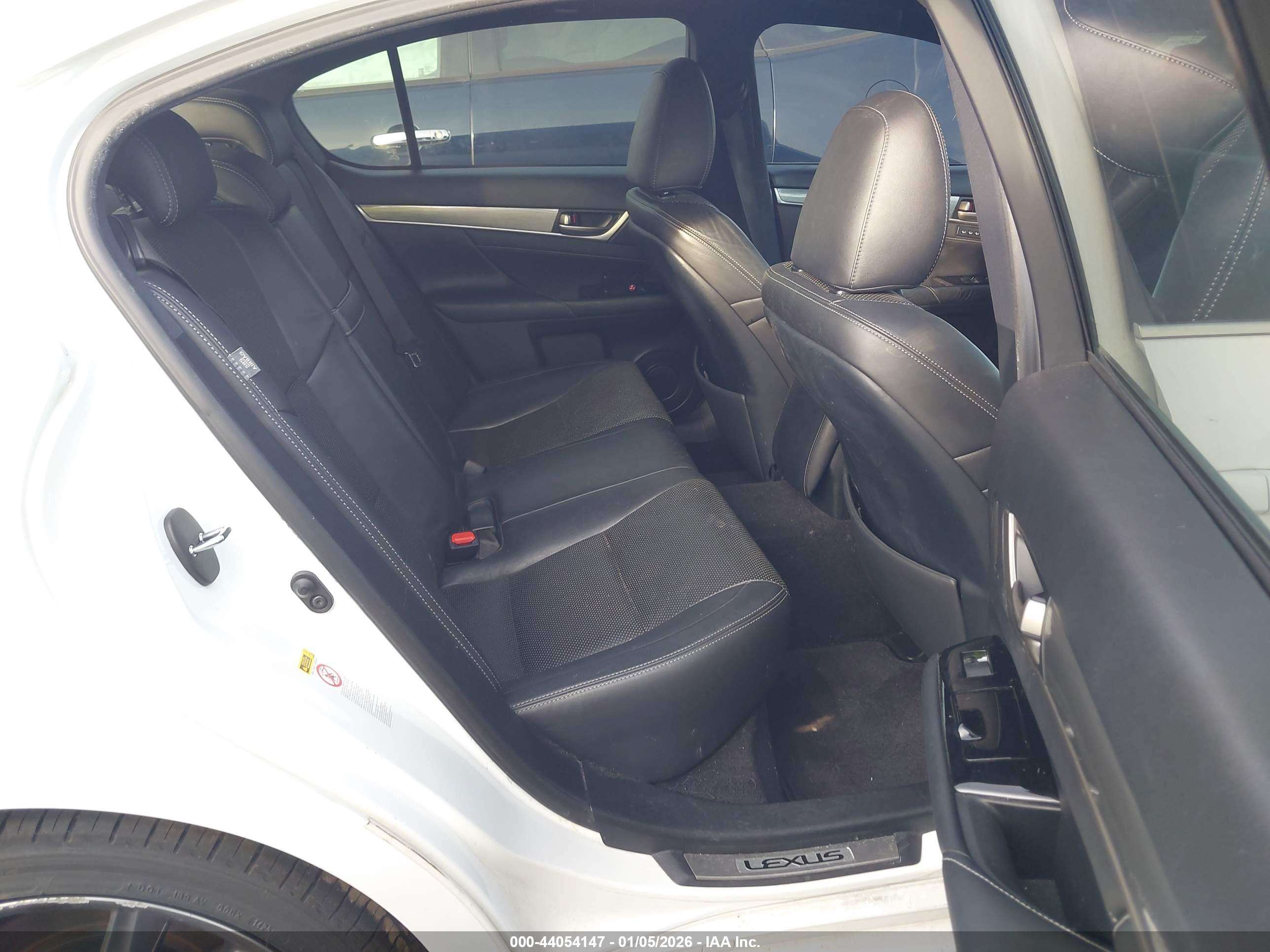 LEXUS GS image 8