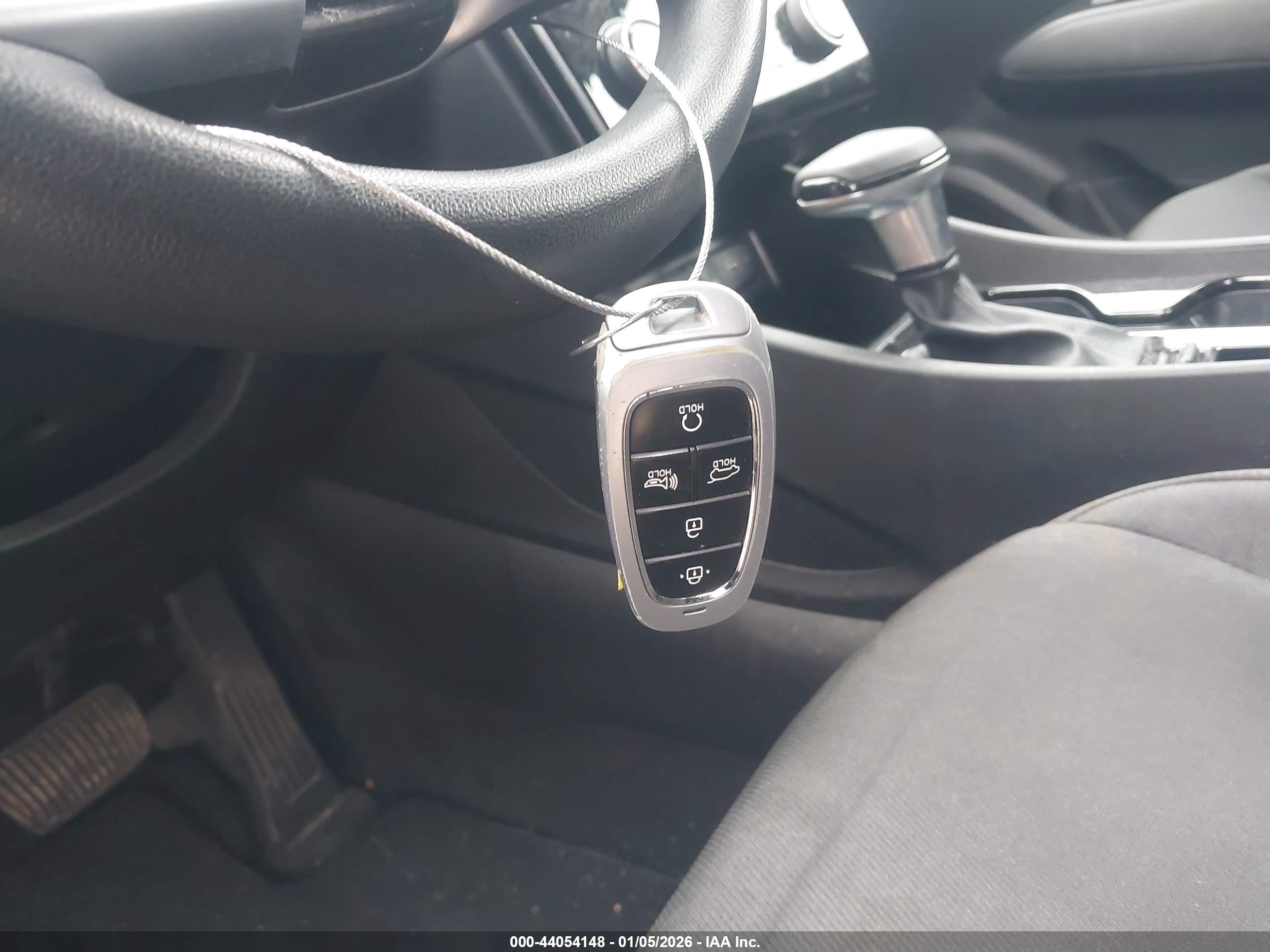 HYUNDAI TUCSON image 11