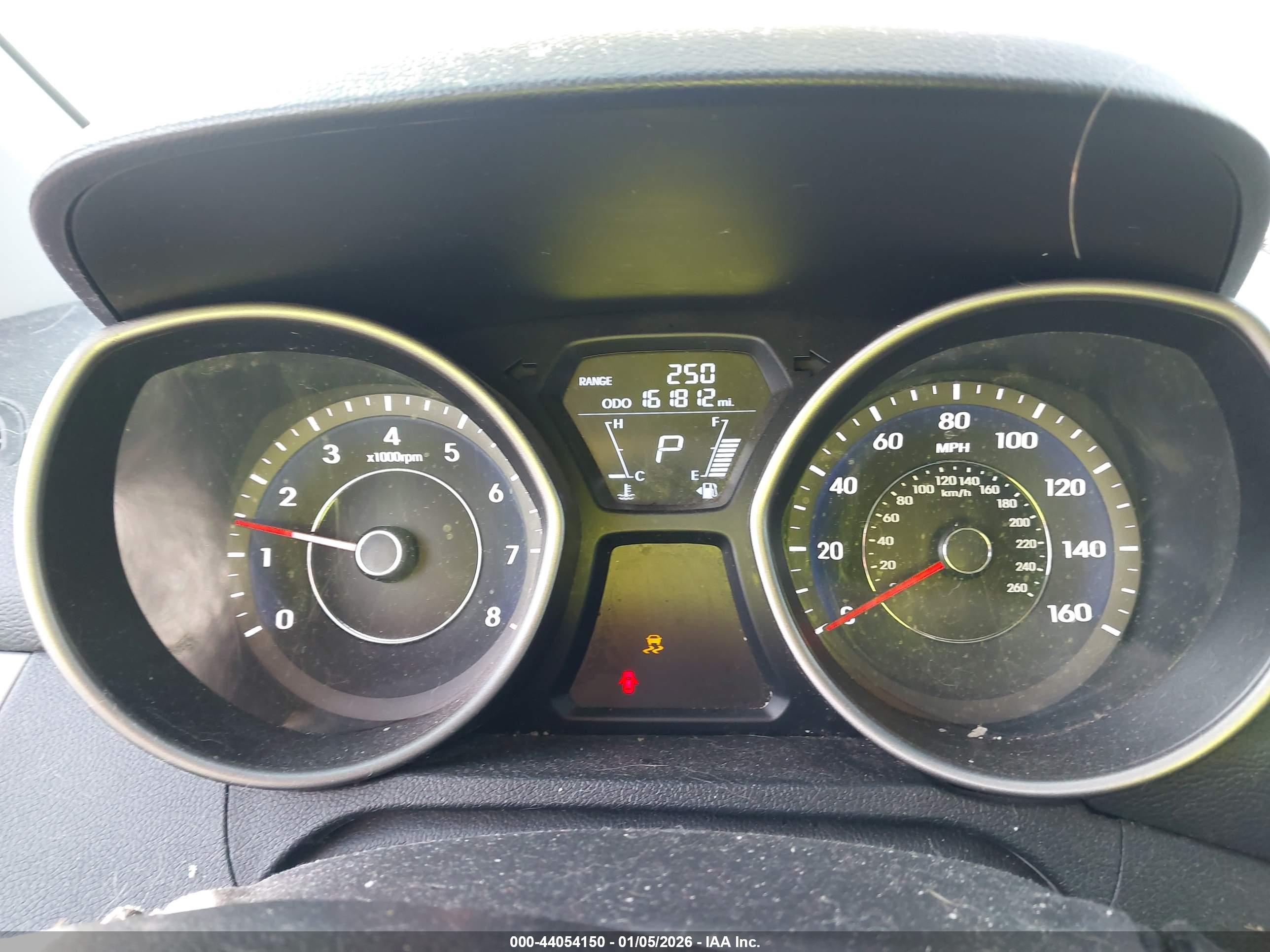HYUNDAI ELANTRA image 7