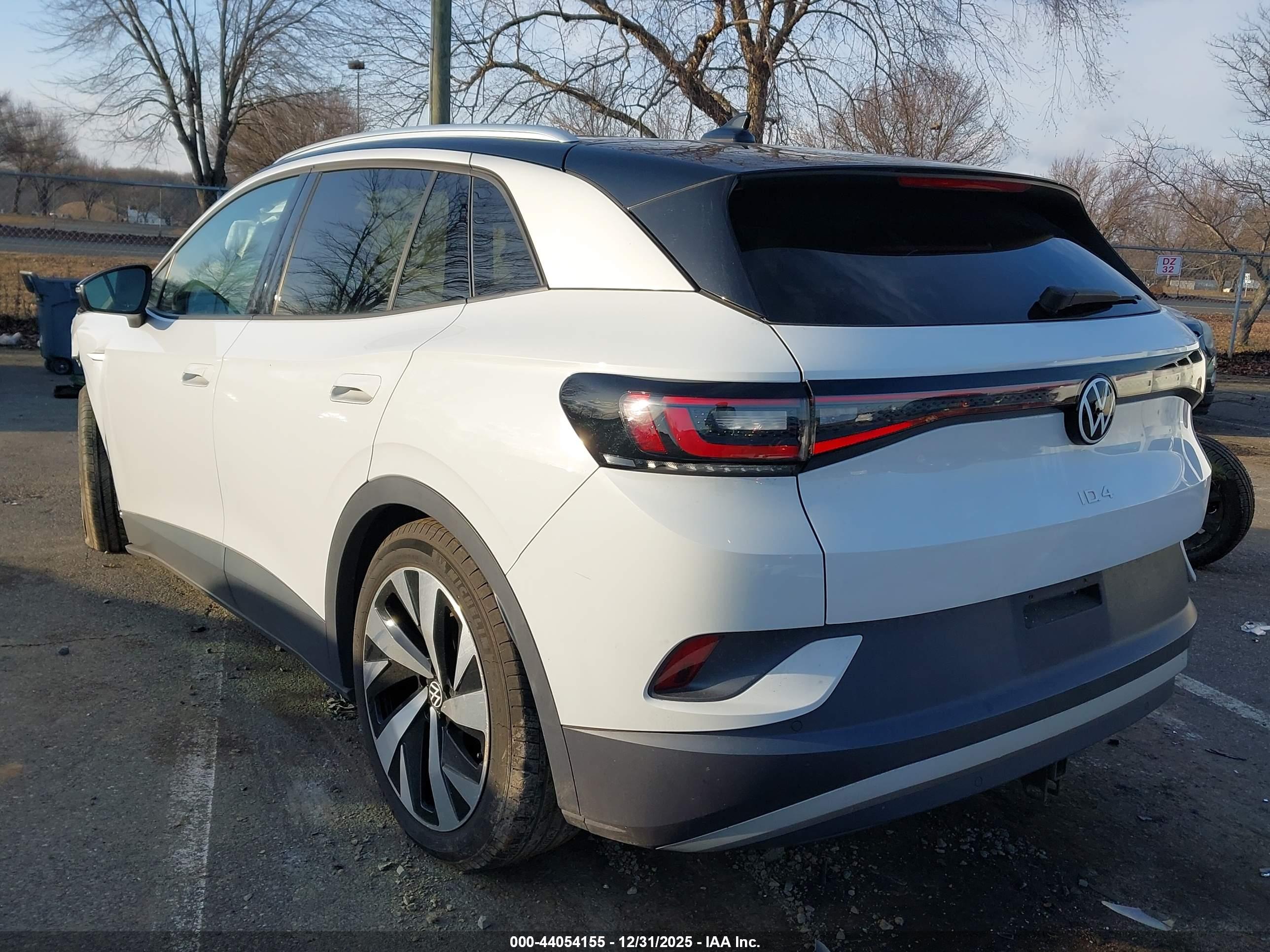 VOLKSWAGEN ID.4 image 3