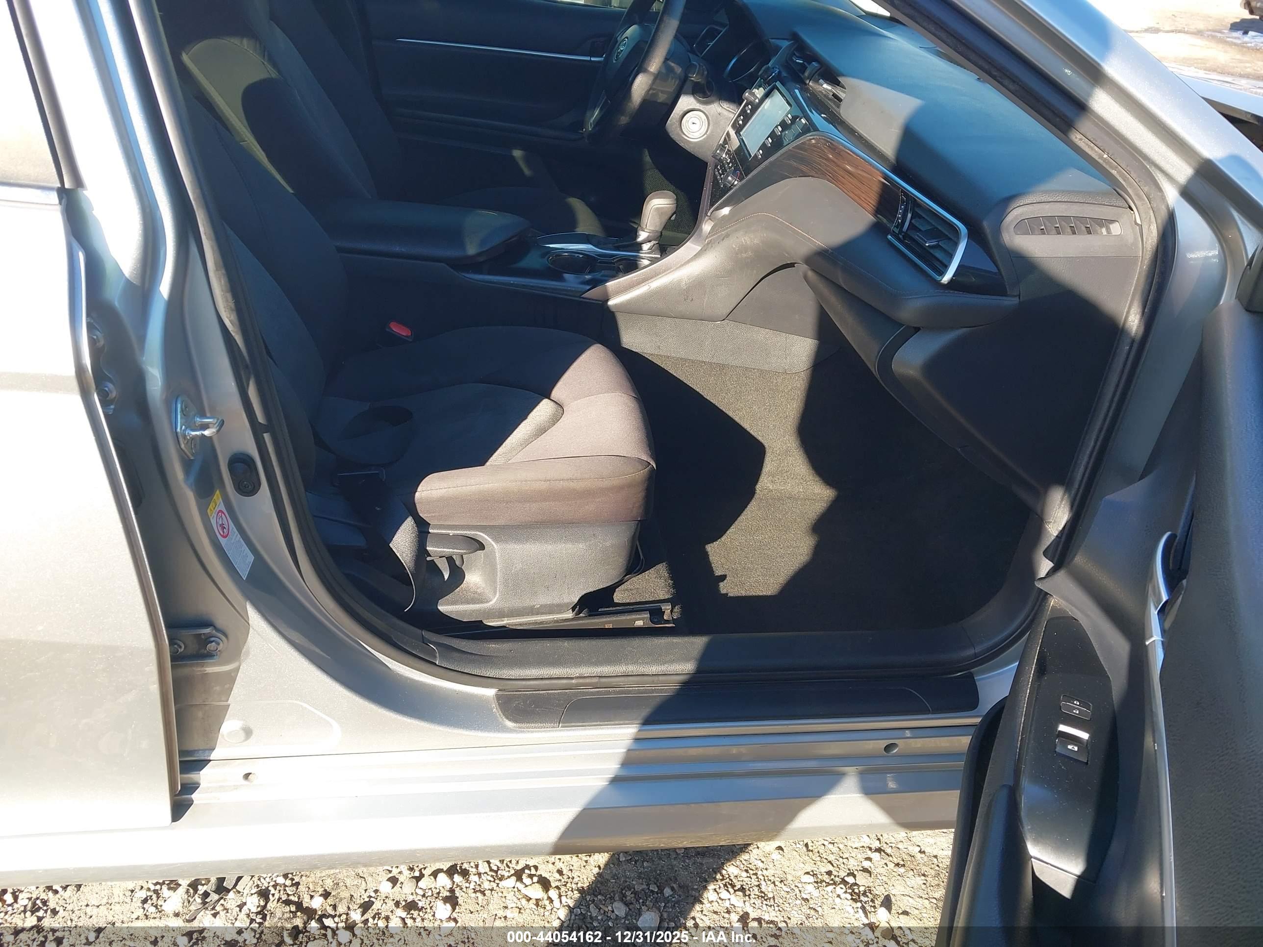 TOYOTA CAMRY image 5