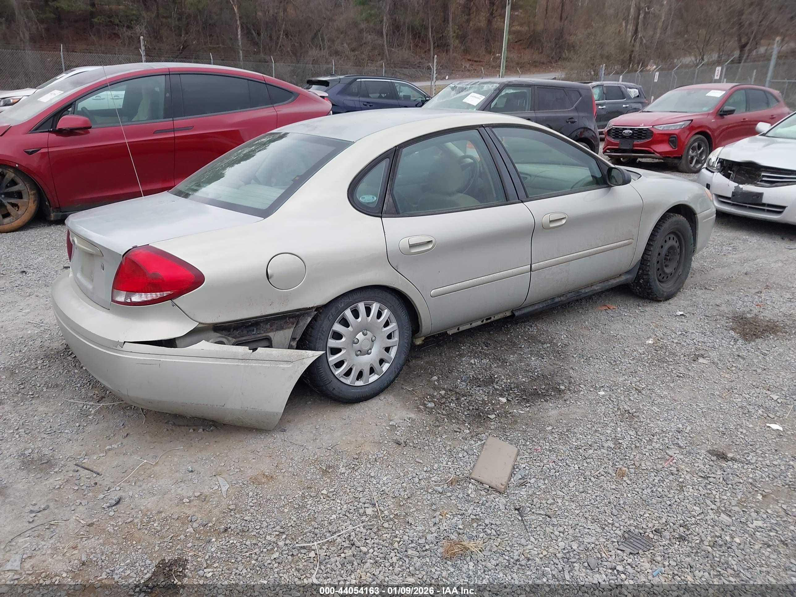 FORD TAURUS image 4