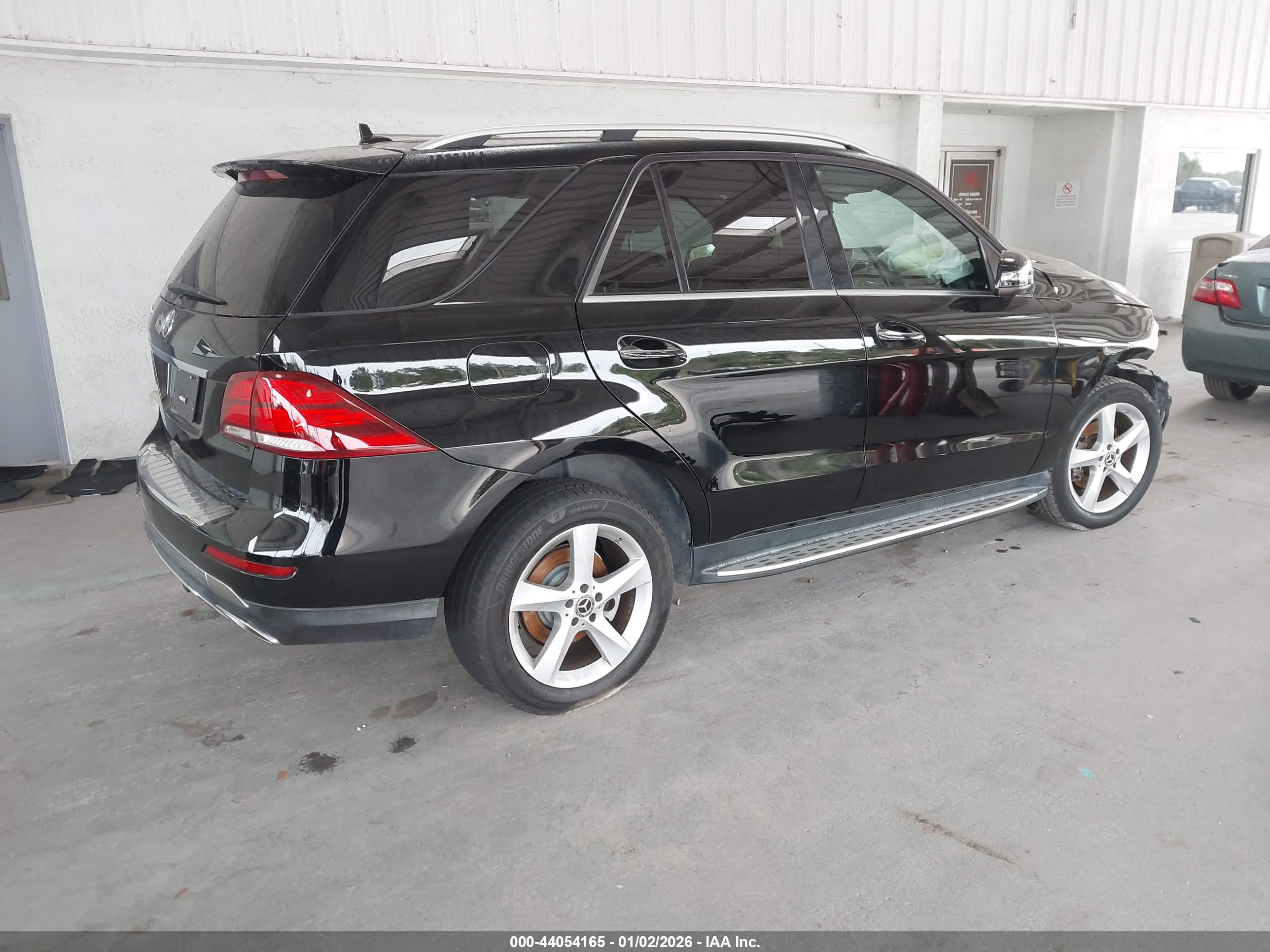MERCEDES-BENZ GLE image 4