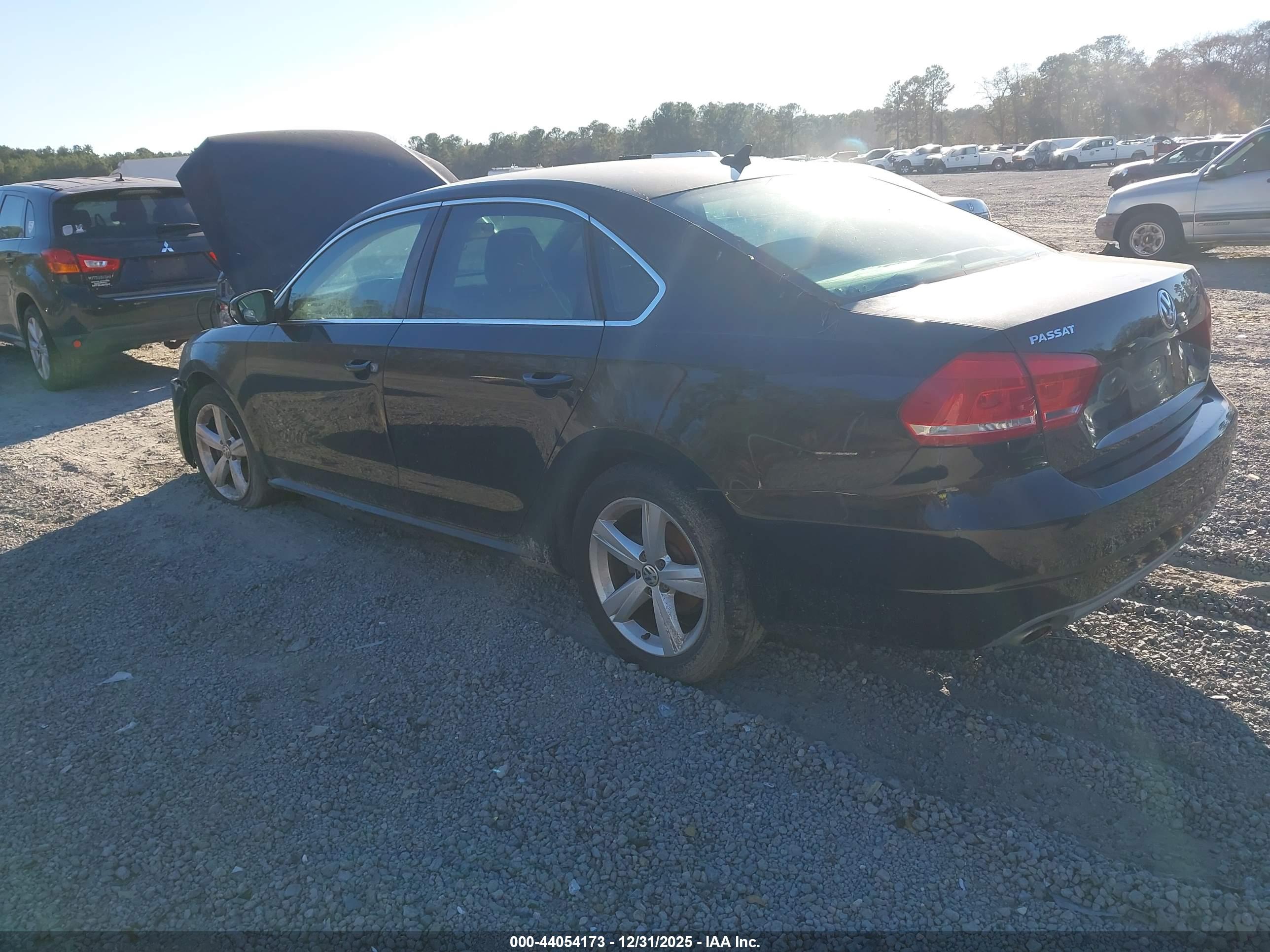 VOLKSWAGEN PASSAT image 3
