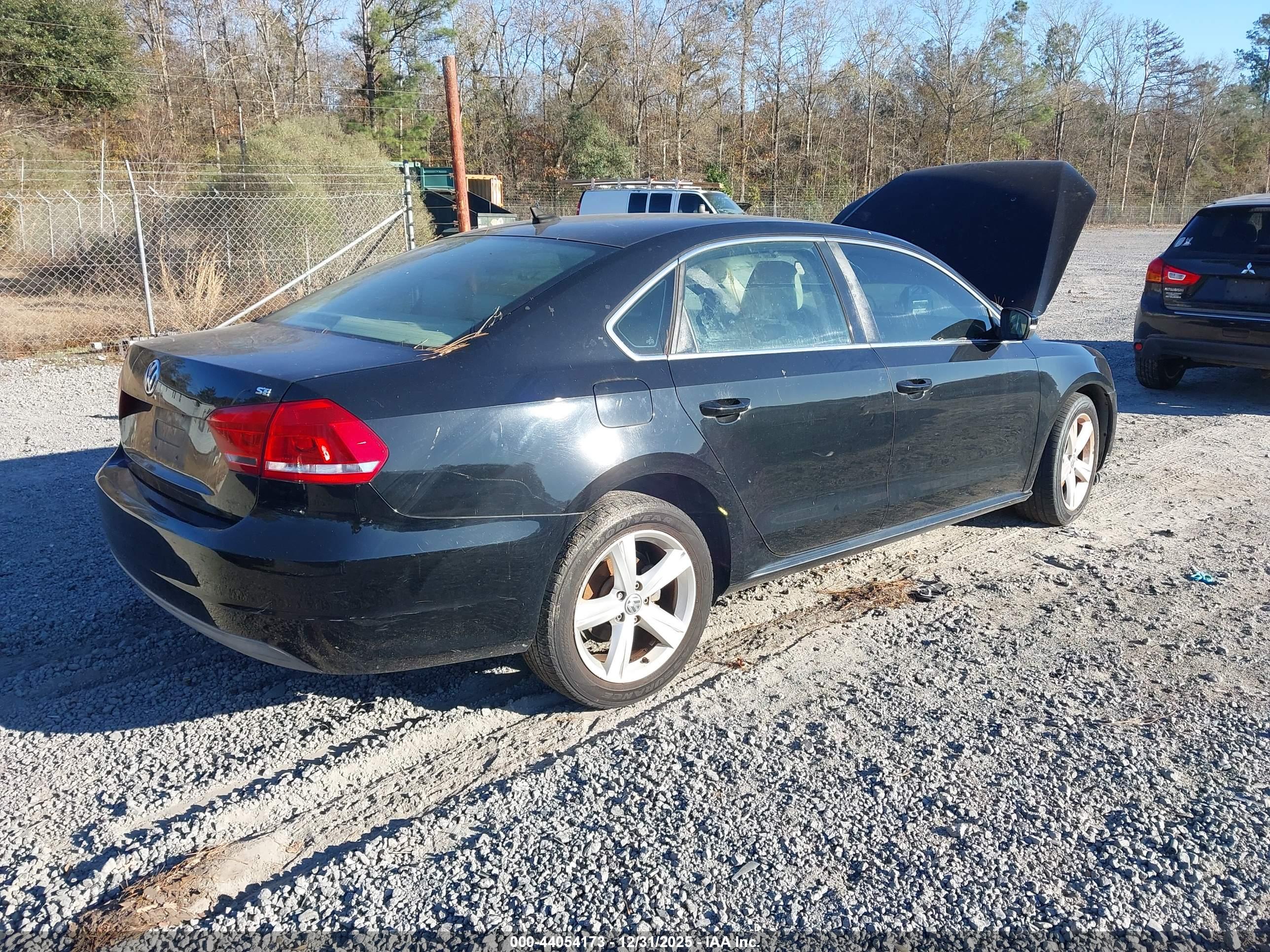 VOLKSWAGEN PASSAT image 4
