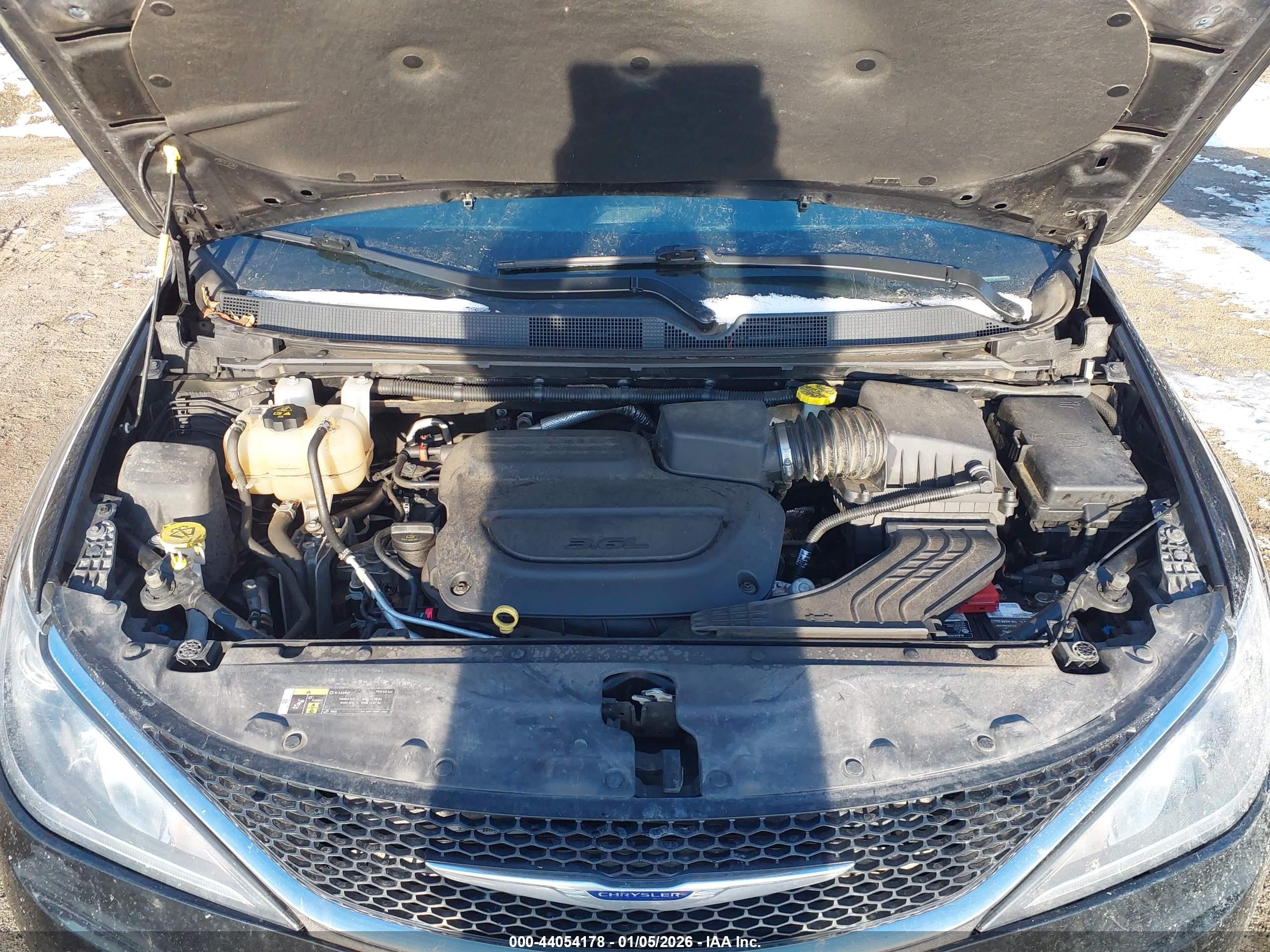CHRYSLER PACIFICA image 10