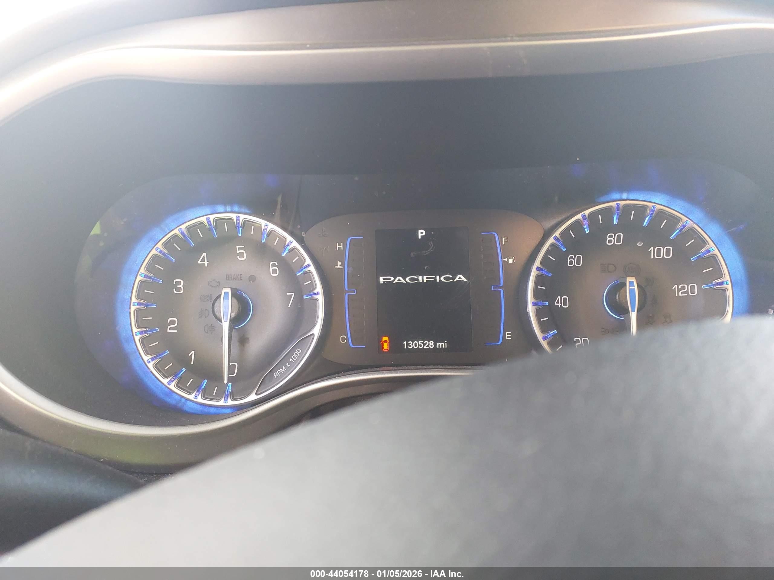 CHRYSLER PACIFICA image 7