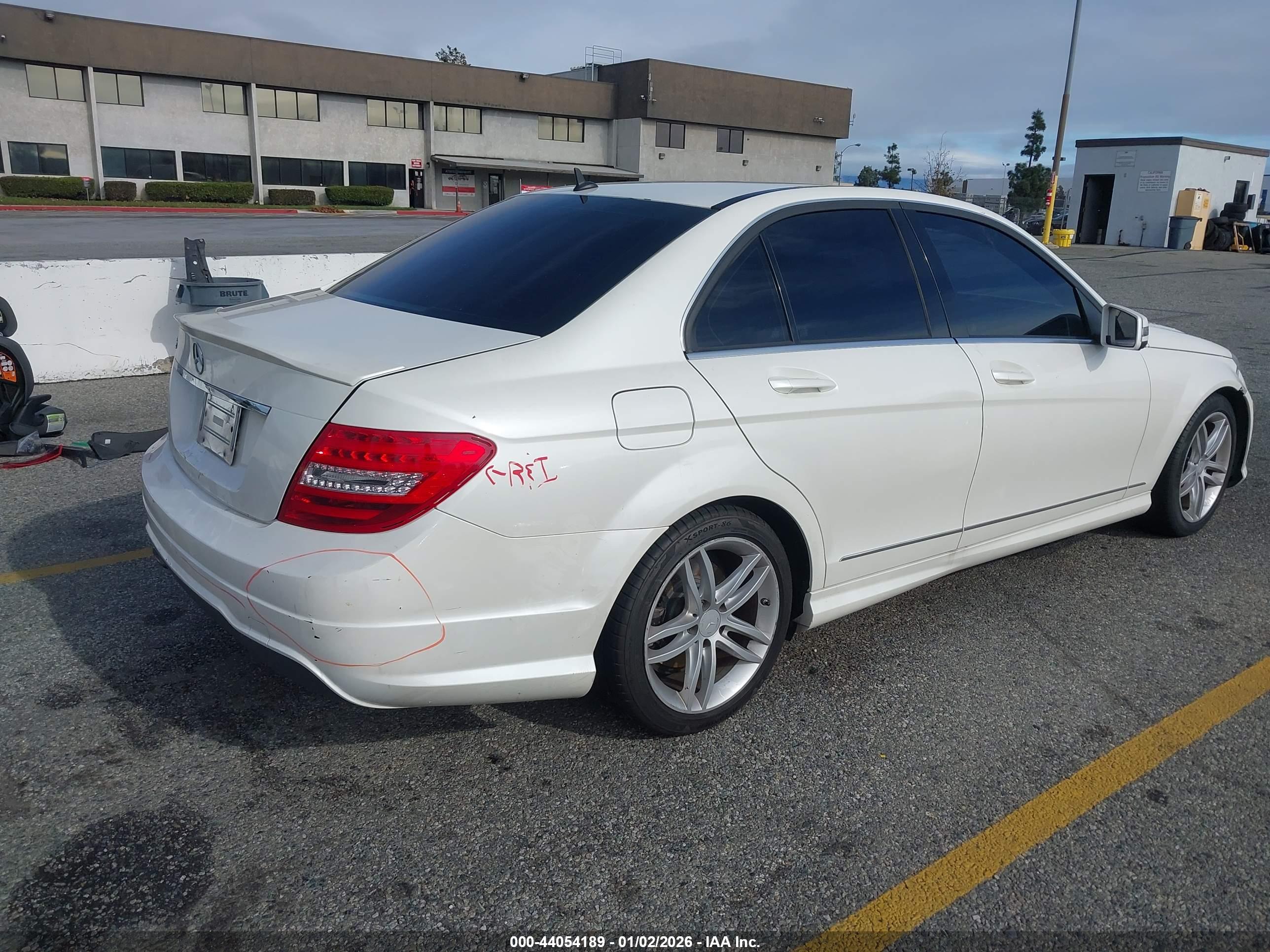 MERCEDES-BENZ C image 4