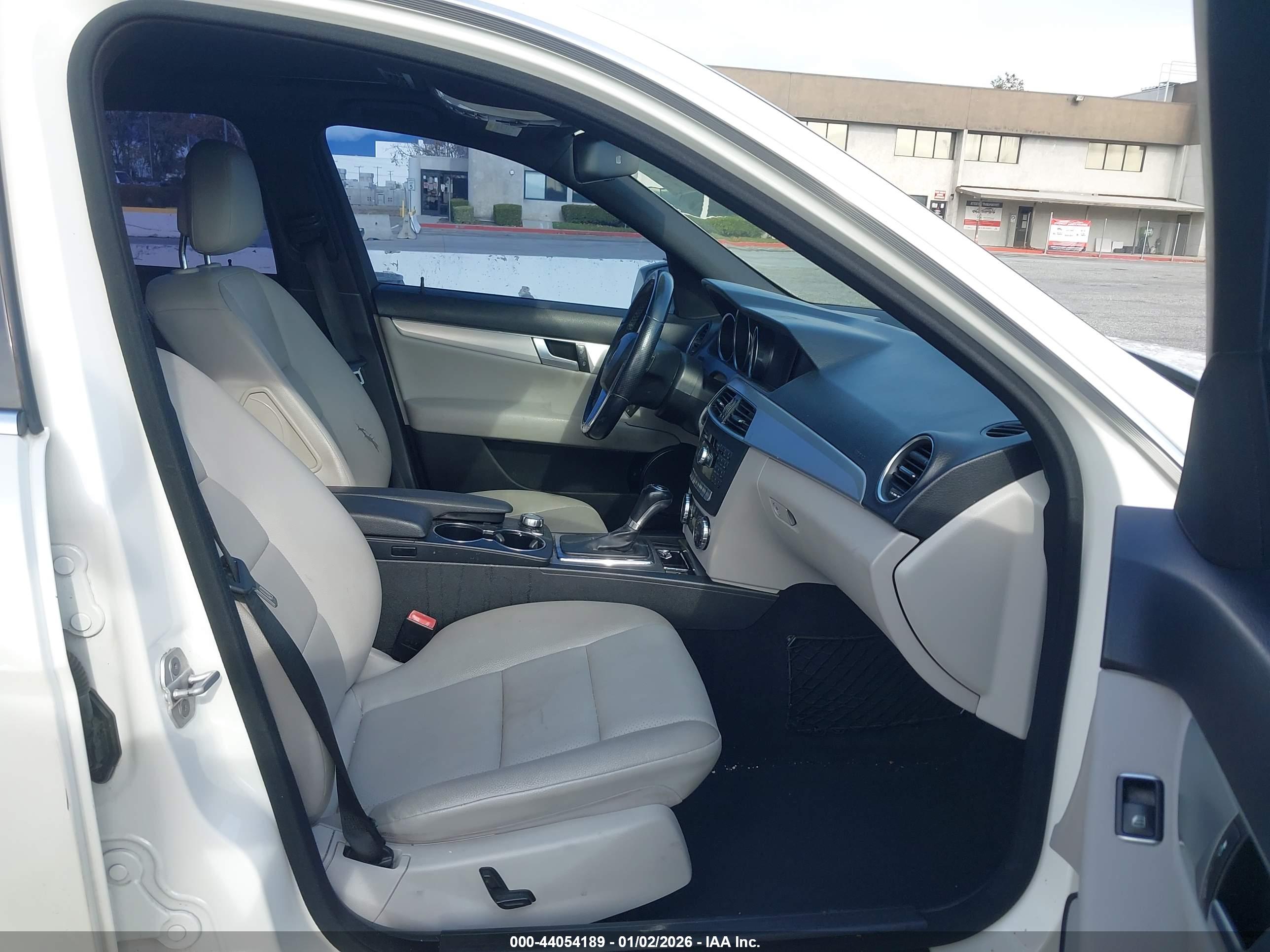 MERCEDES-BENZ C image 5