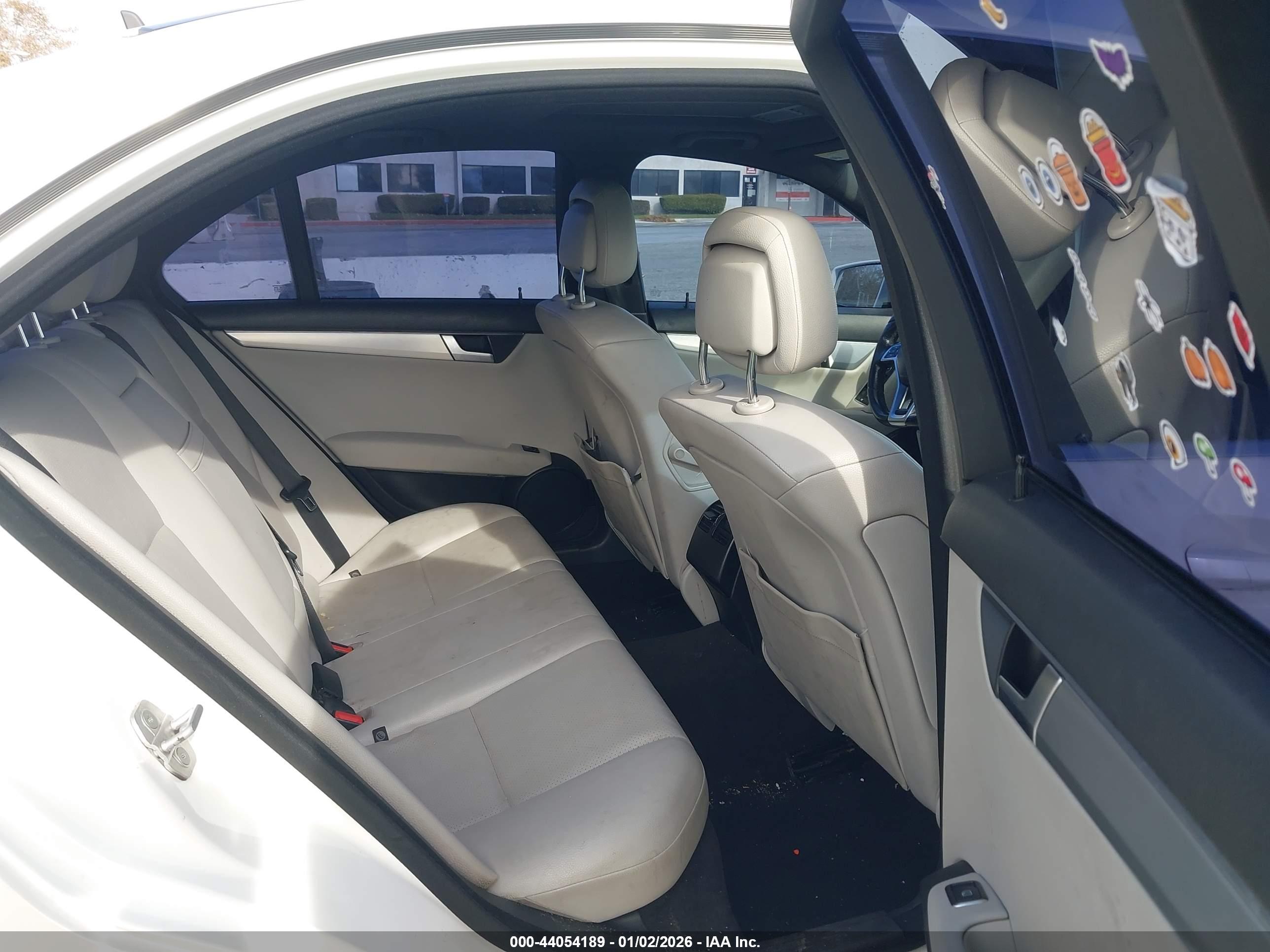 MERCEDES-BENZ C image 8