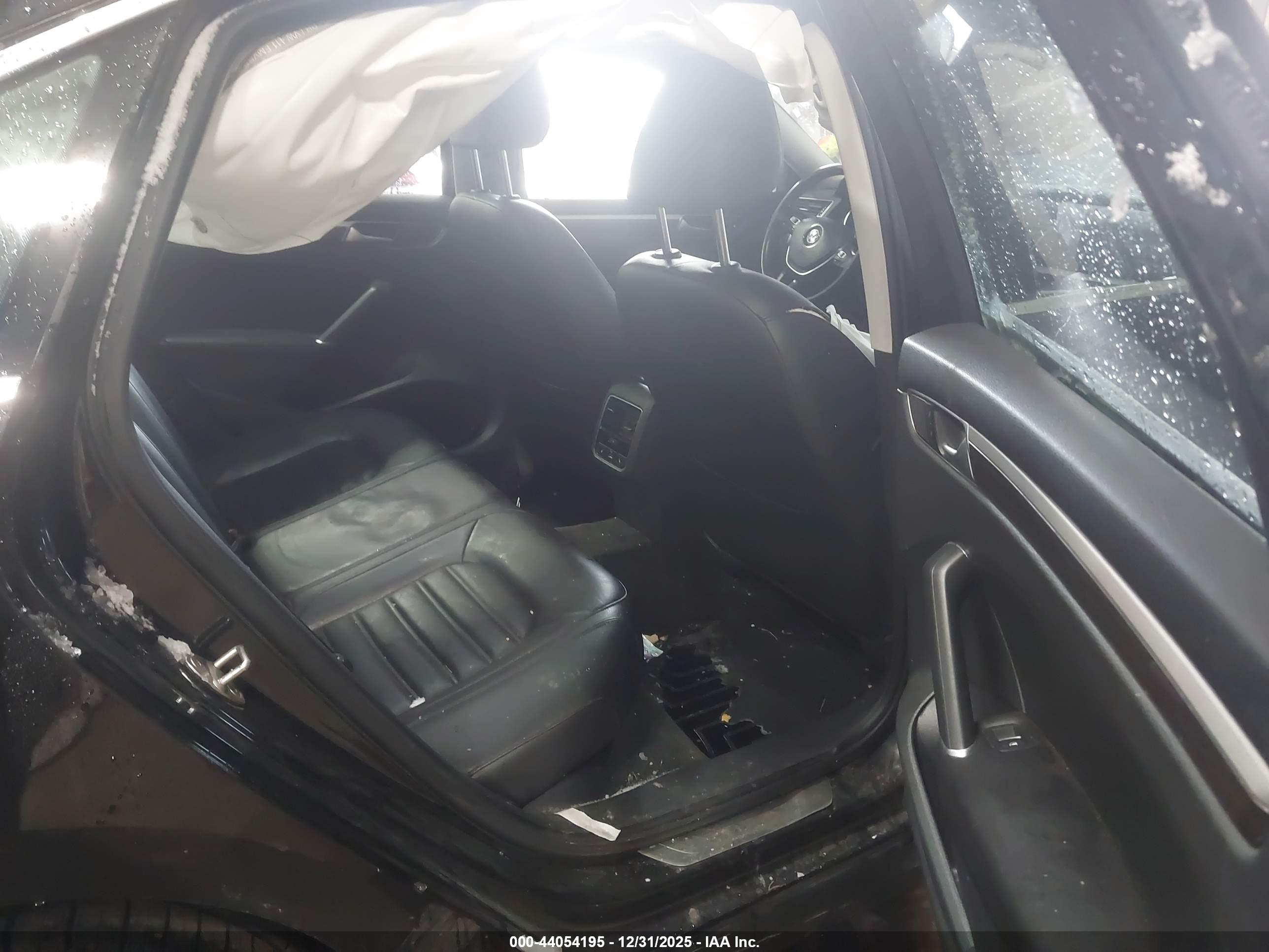 VOLKSWAGEN PASSAT image 8
