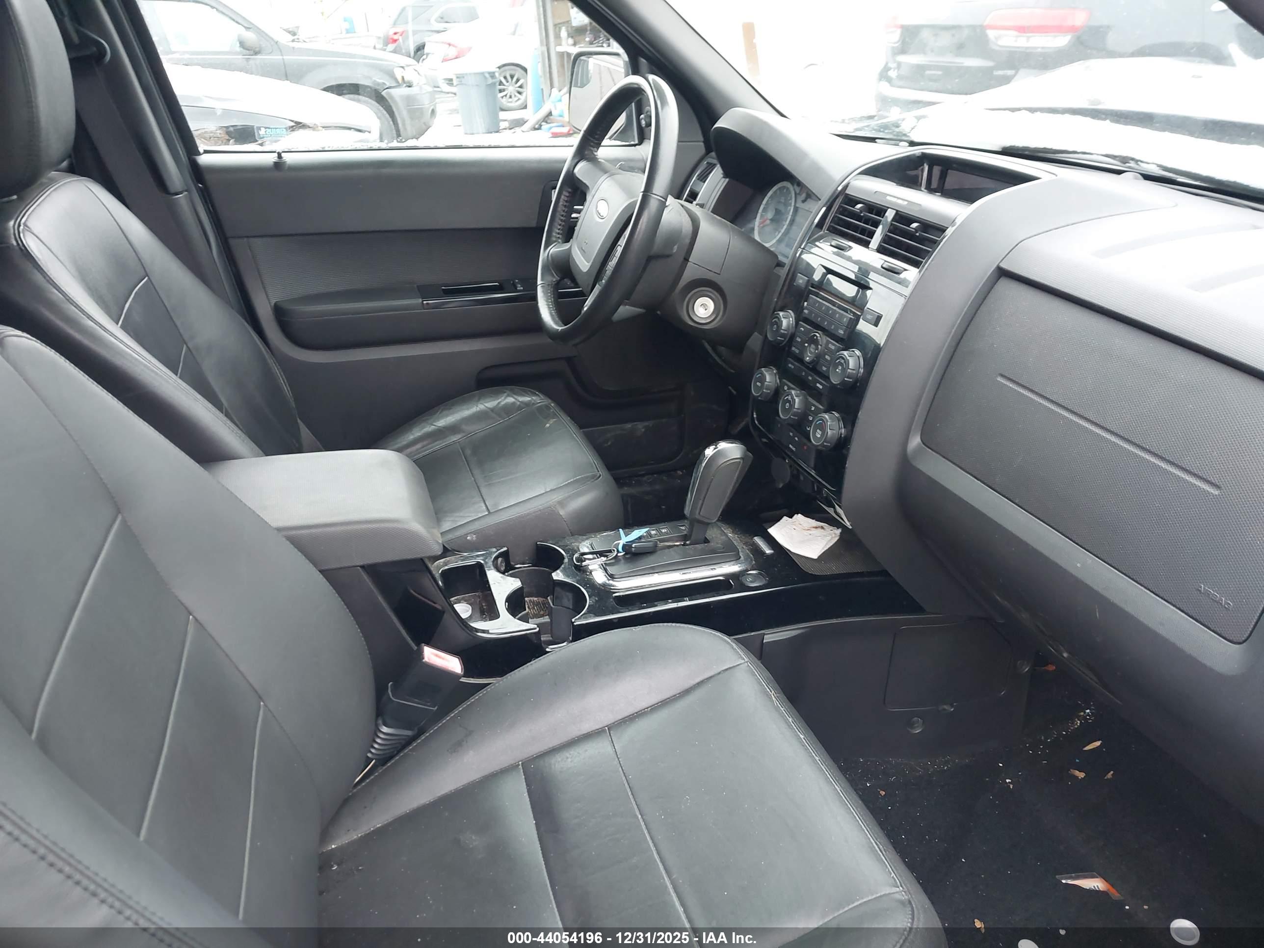 FORD ESCAPE image 5