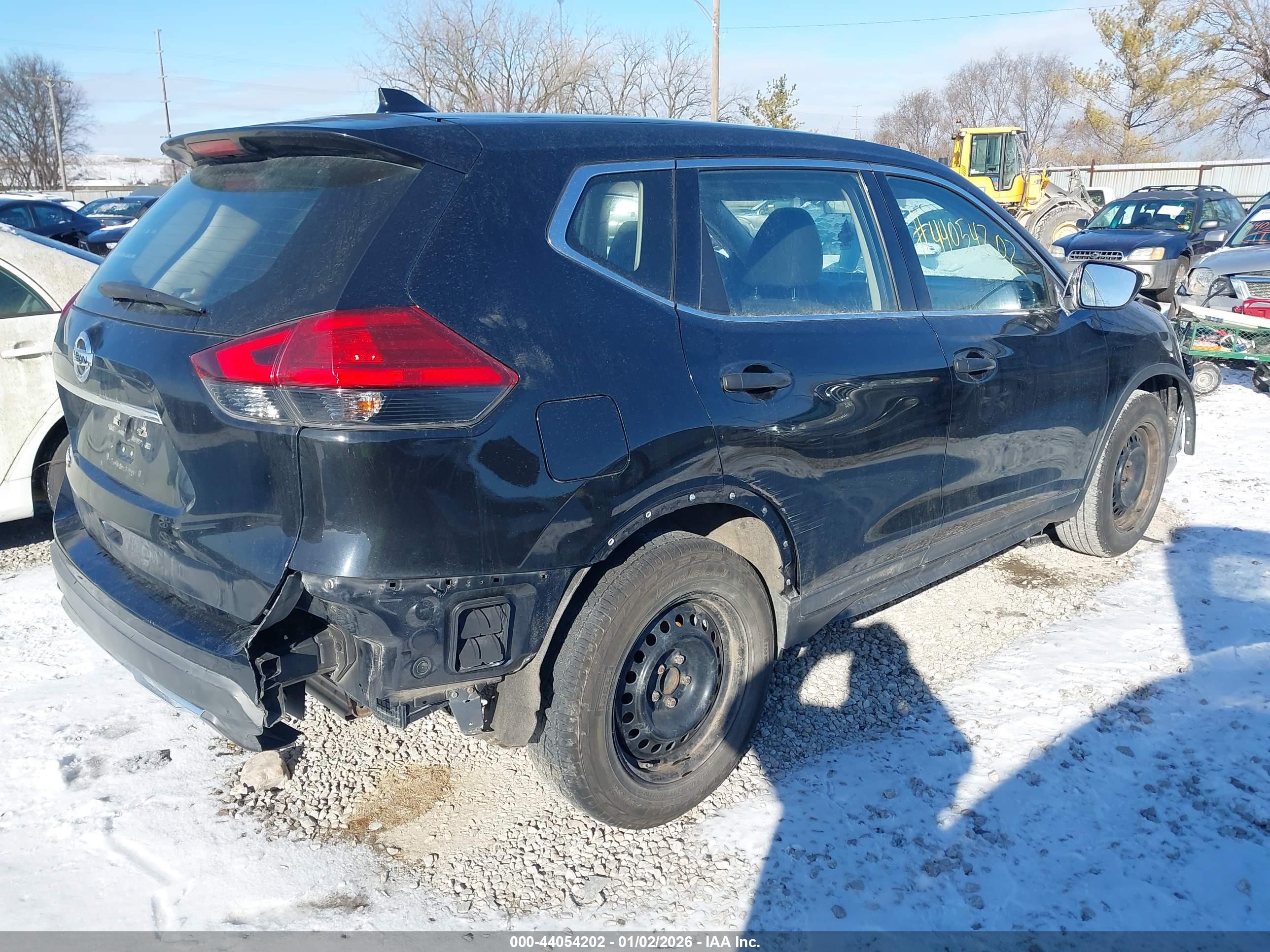 NISSAN ROGUE image 4