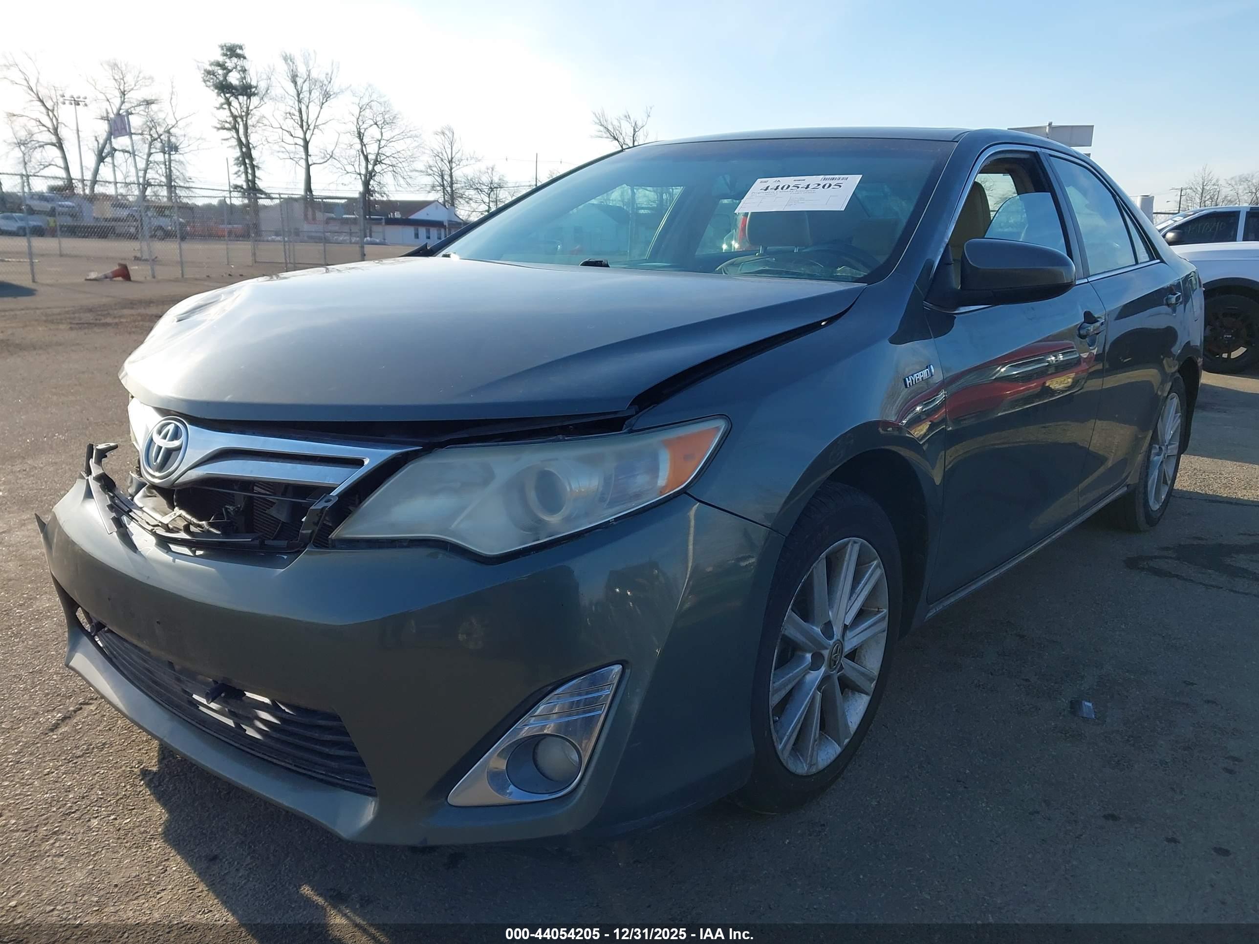 TOYOTA CAMRY image 2