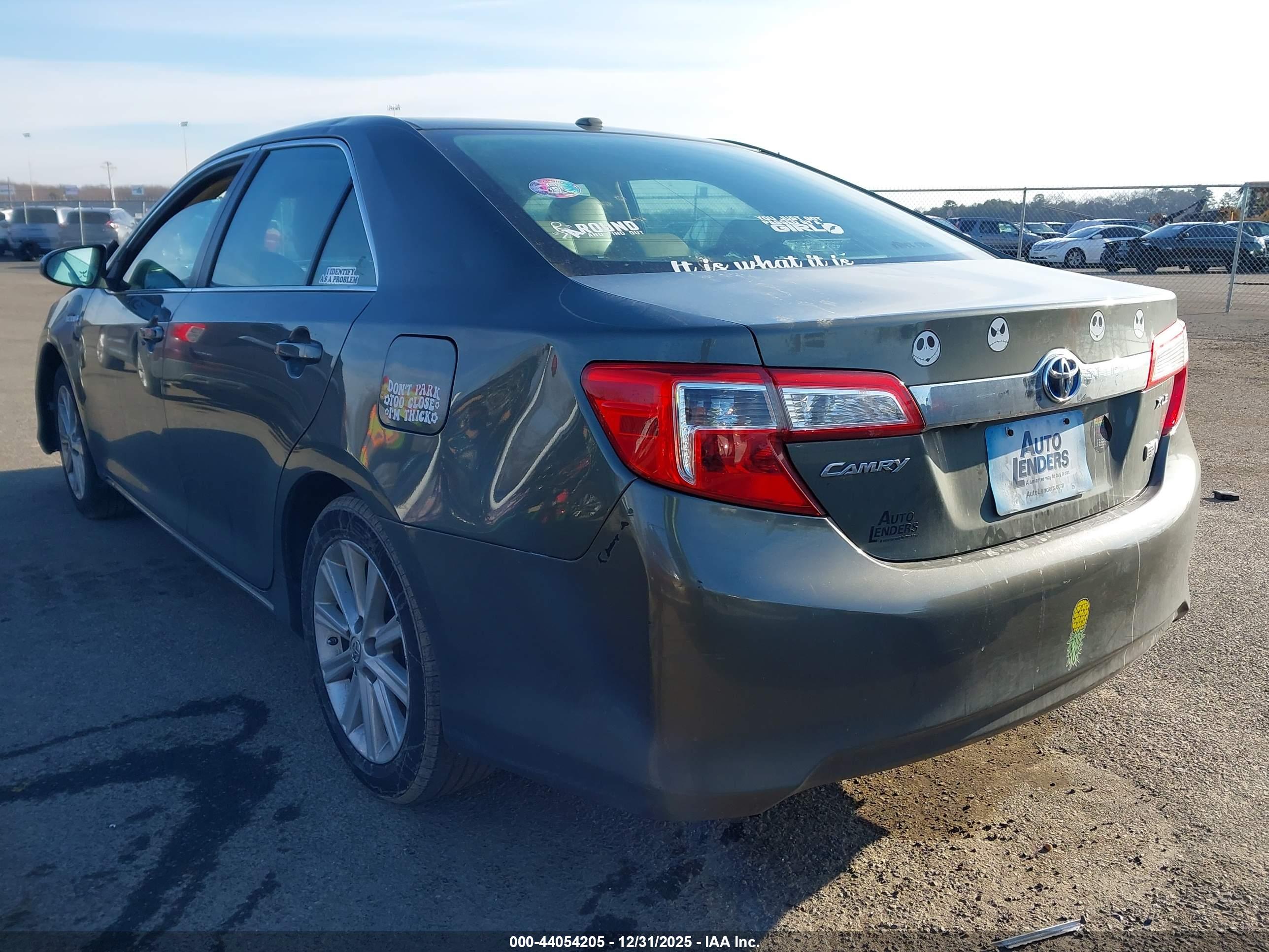 TOYOTA CAMRY image 3