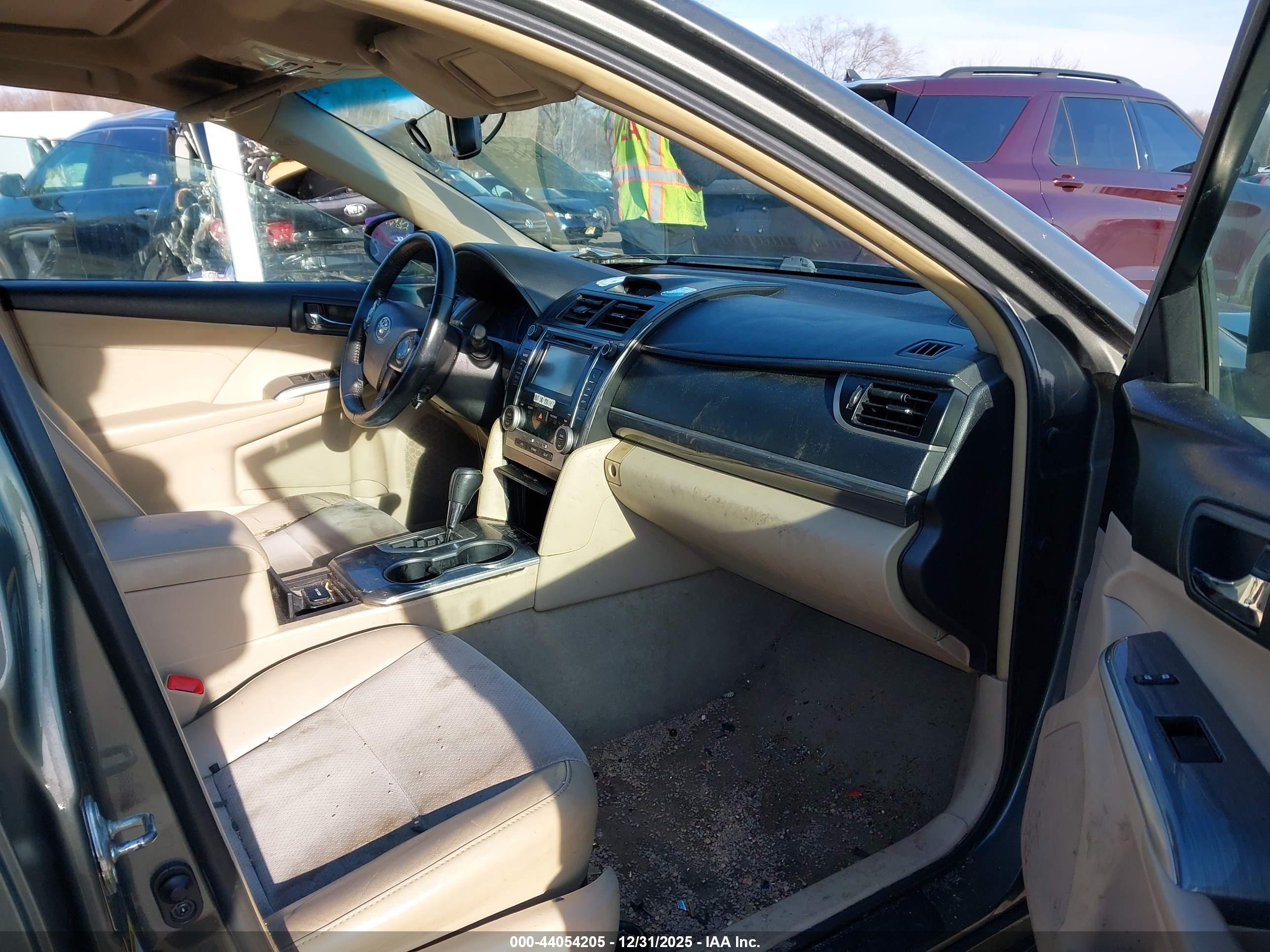 TOYOTA CAMRY image 5