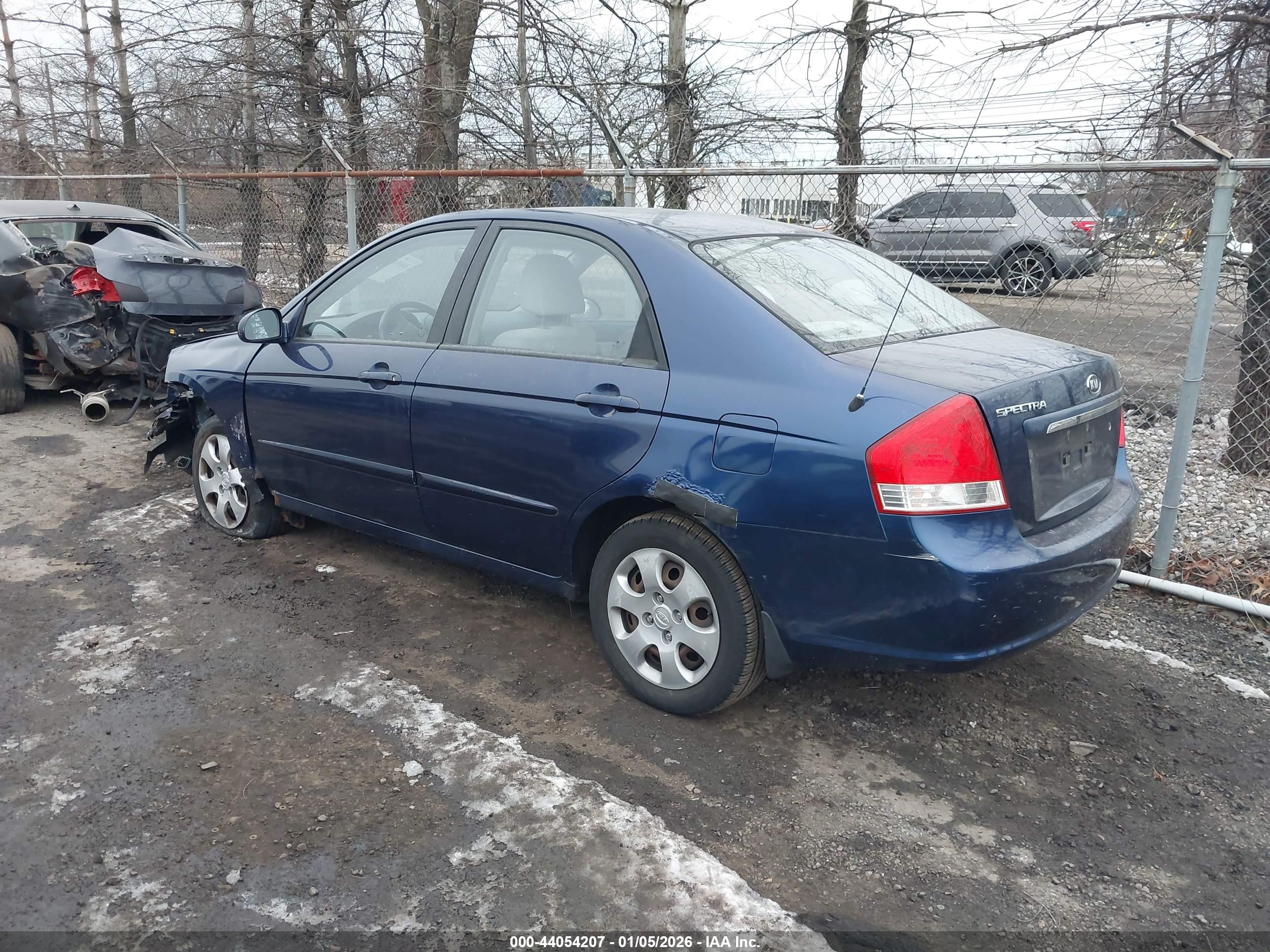 KIA SPECTRA image 3