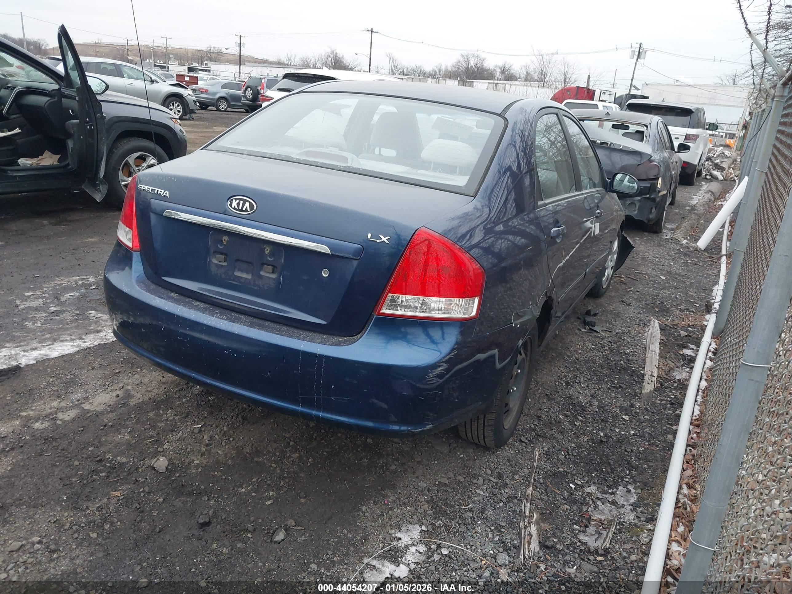 KIA SPECTRA image 4