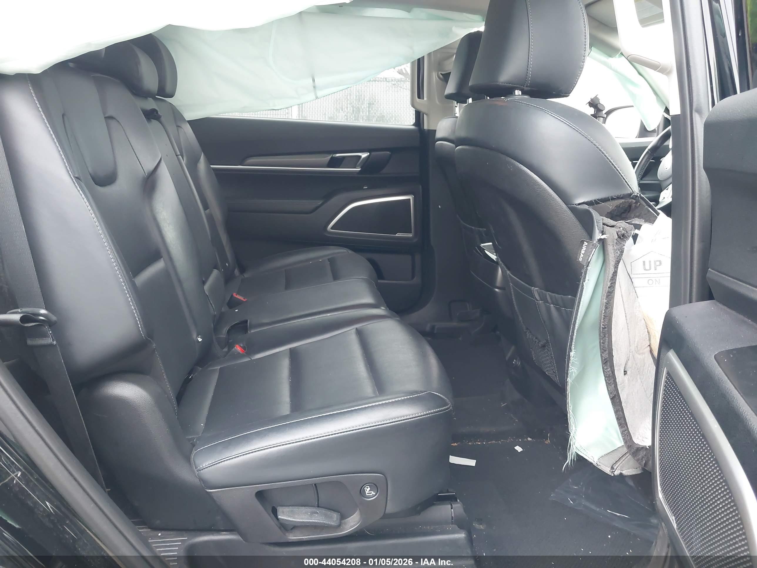 KIA TELLURIDE image 8